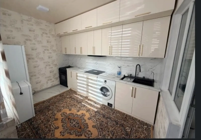 4-комн. квартира, 2 этаж, 100м², Сино