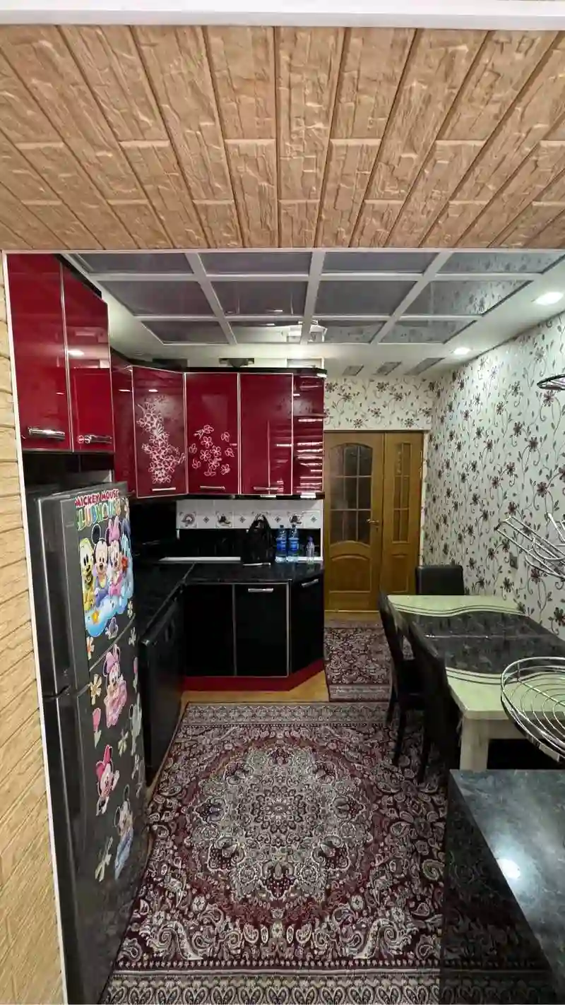 3-к квартира, 3 этаж, 80 м², Аэропорт