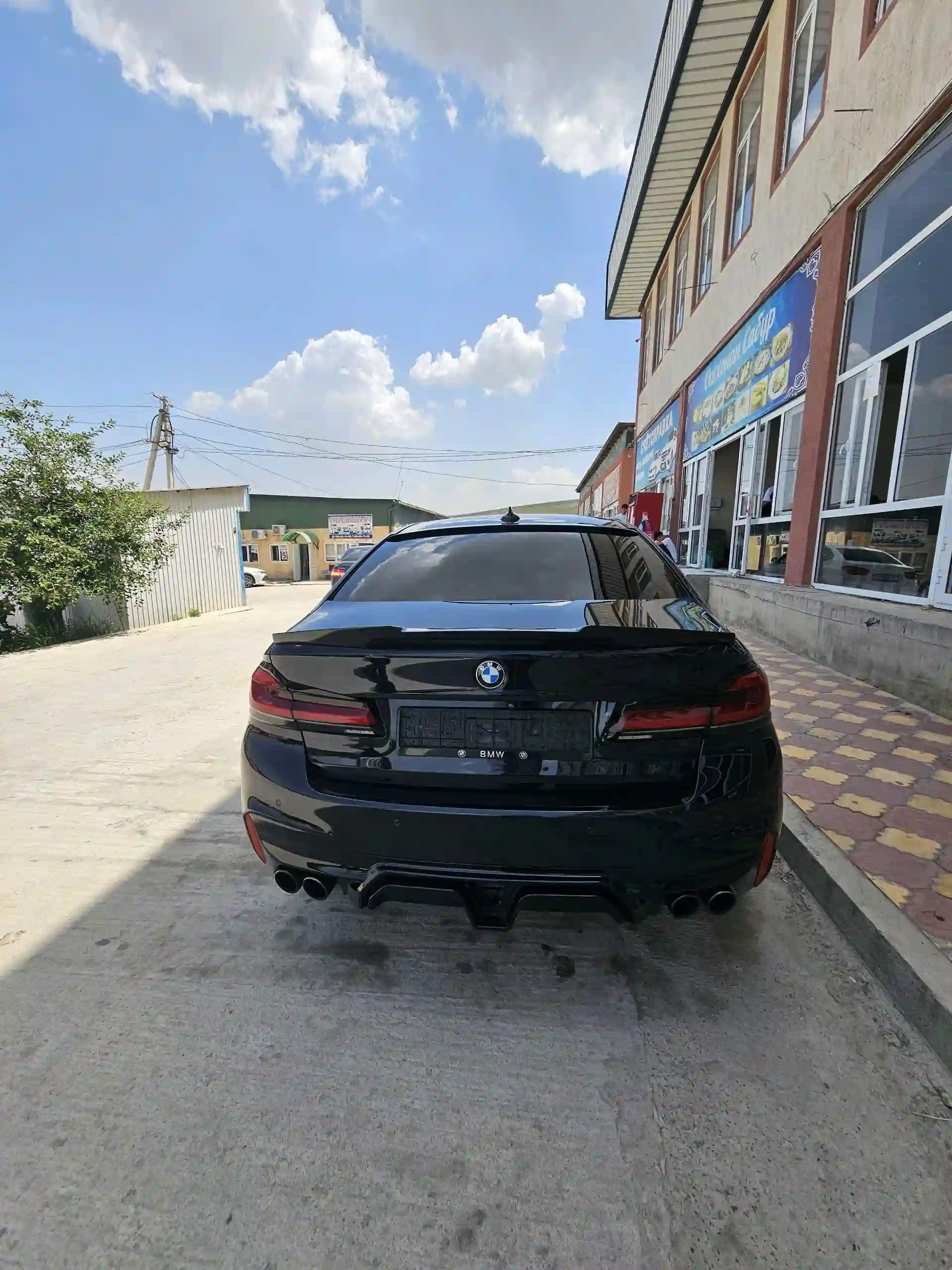 BMW 5 series 2018 — миниатюра 2