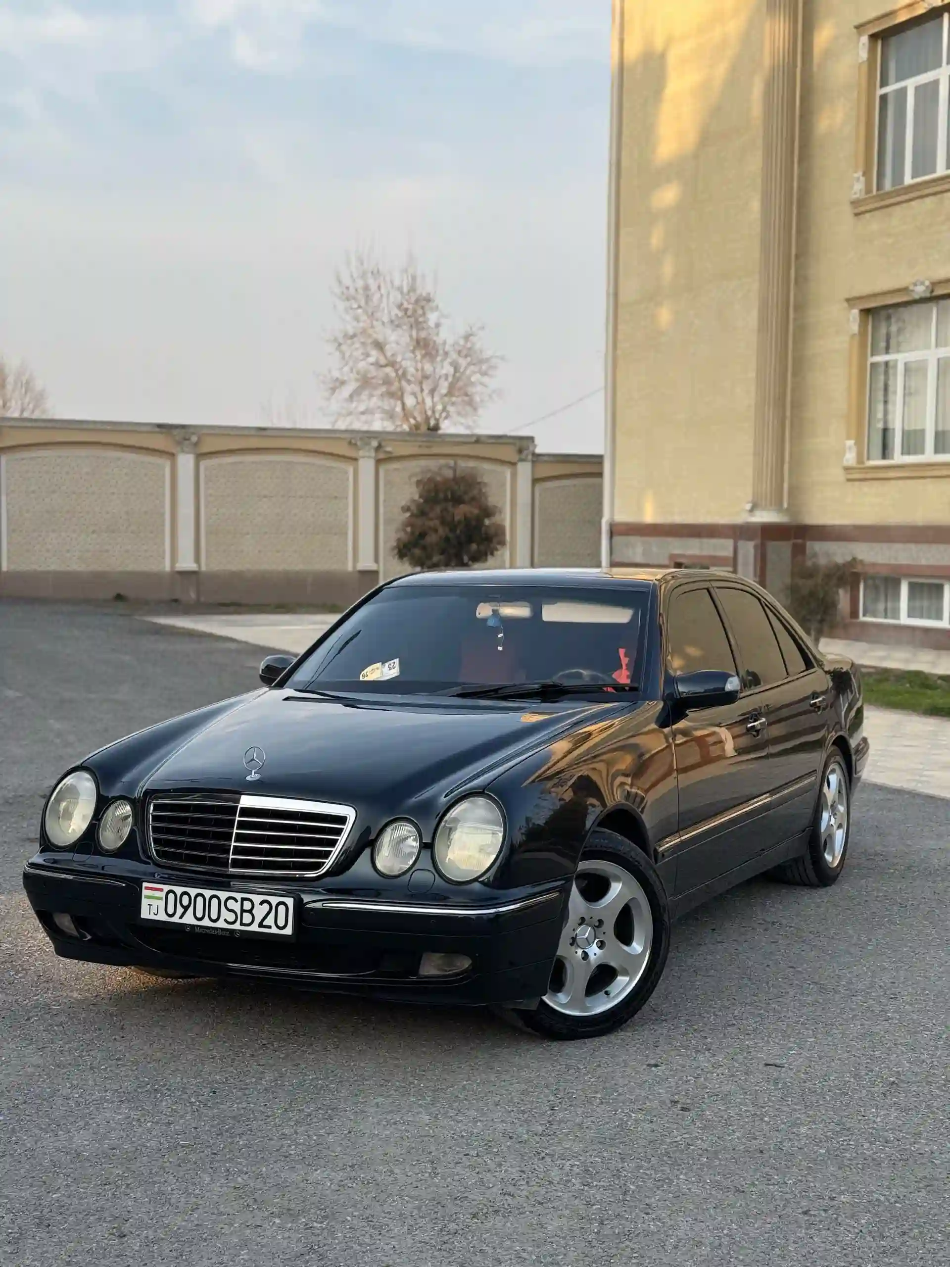 Mercedes-benz E class 2001 — миниатюра 6