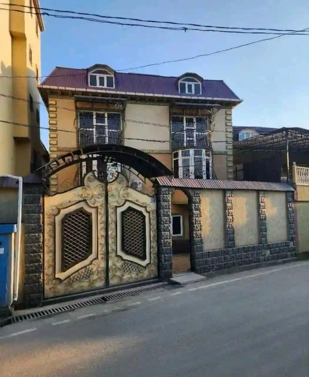 2 этажный, 6-комн. дом, 280 м², 3 соток, Сино