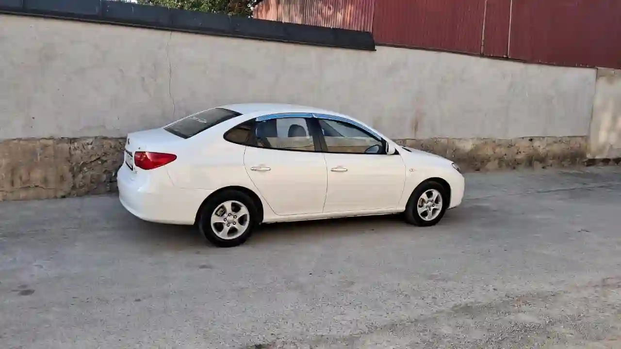 Hyundai Avante 2010
