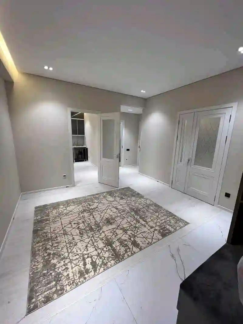 2-к квартира, 3 этаж, 88 м², Цум, домои Себистон