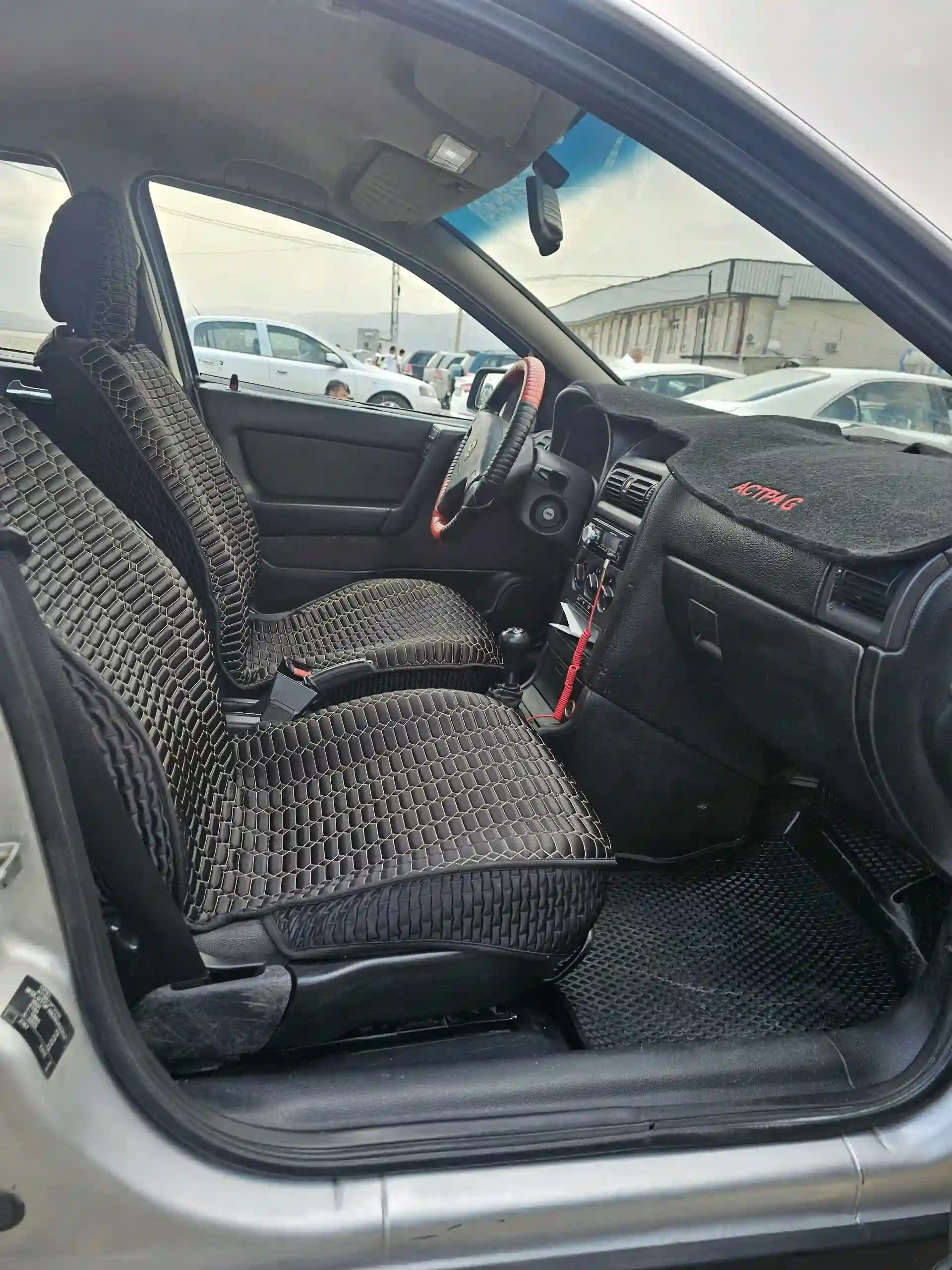 Opel Astra j 2002 — миниатюра 7
