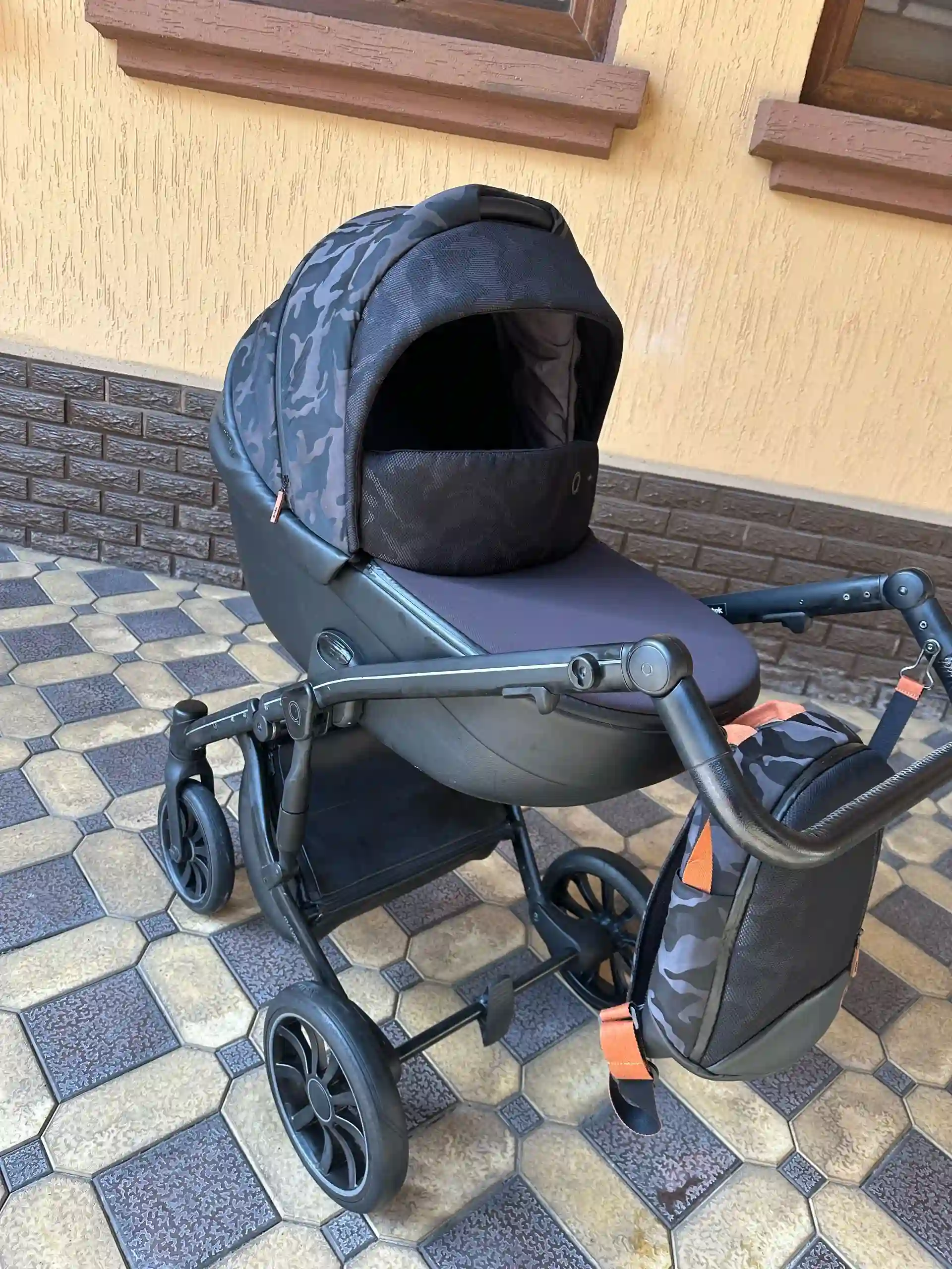 Коляска Anex Hide m/type