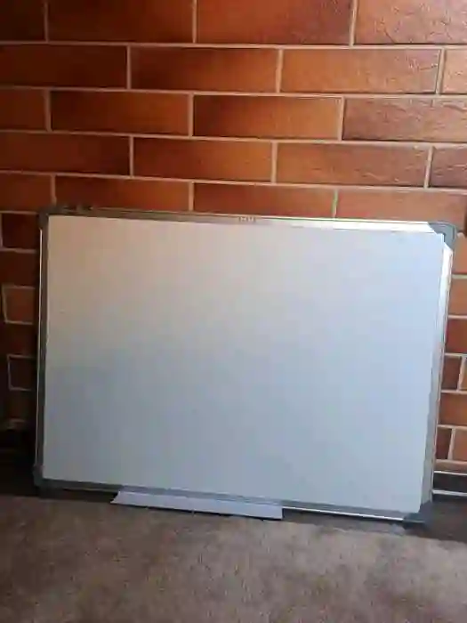 Магнитно- Маркерная доска 50×70 двусторонняя