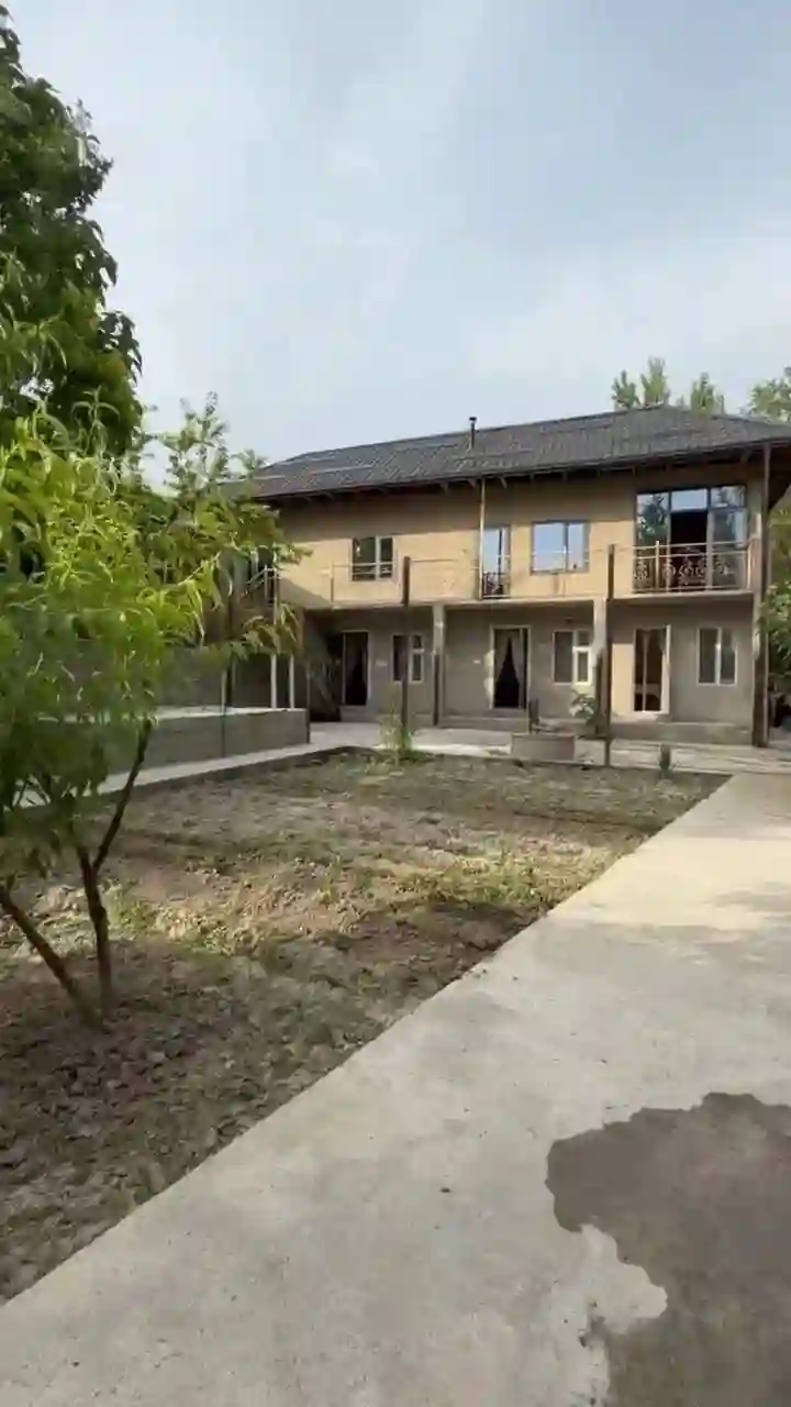 2 этажный, 10-комн. дом, 255 м², 9 соток, И Сомони