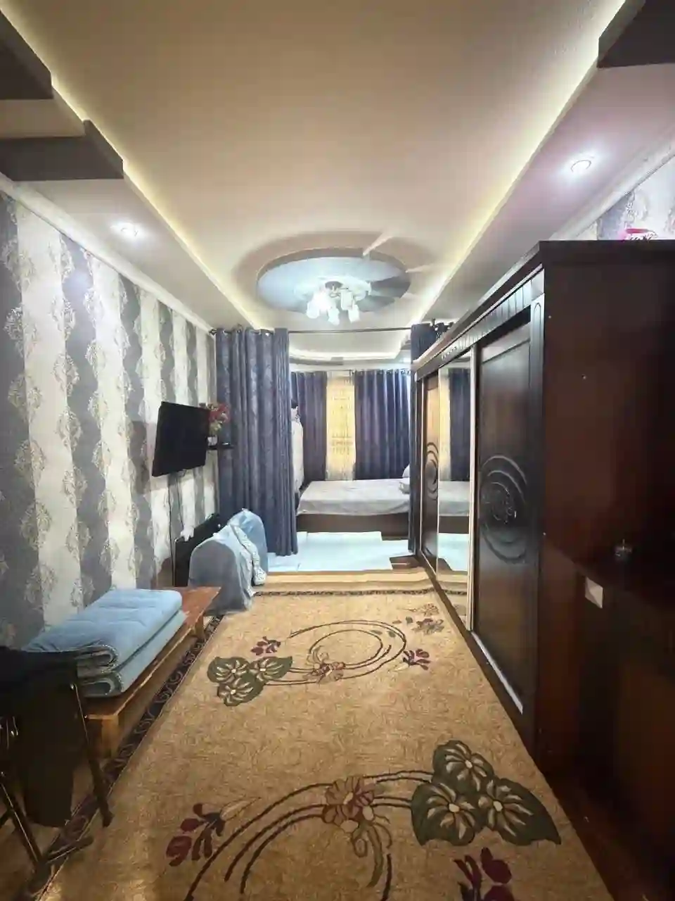2 этажный, 10-комн. дом, 255 м², 9 соток, И Сомони