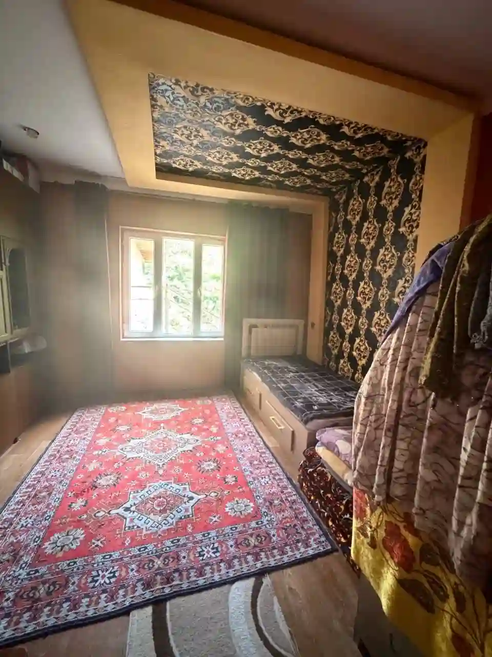 2 этажный, 10-комн. дом, 255 м², 9 соток, И Сомони