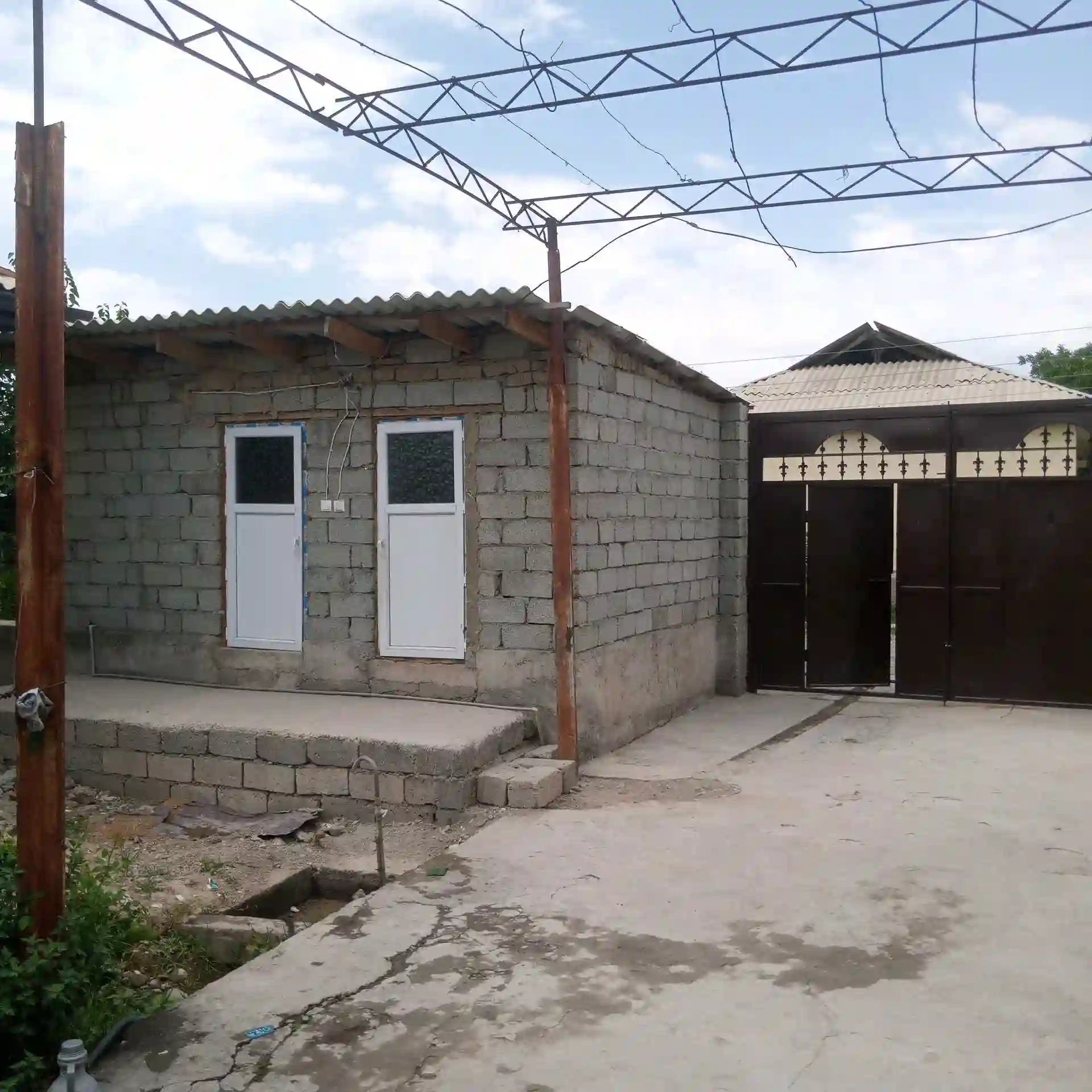 1 этажный, 4-комн. дом, 5 м², 5 соток, Турсунзода дехаи Хакикат Будëн