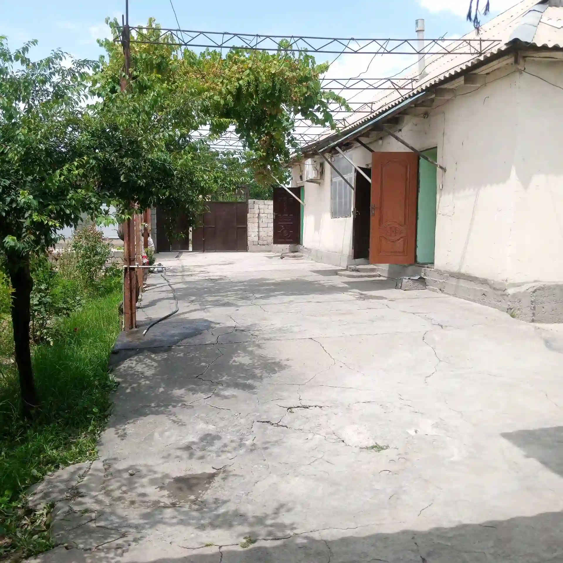 1 этажный, 4-комн. дом, 5 м², 5 соток, Турсунзода дехаи Хакикат Будëн