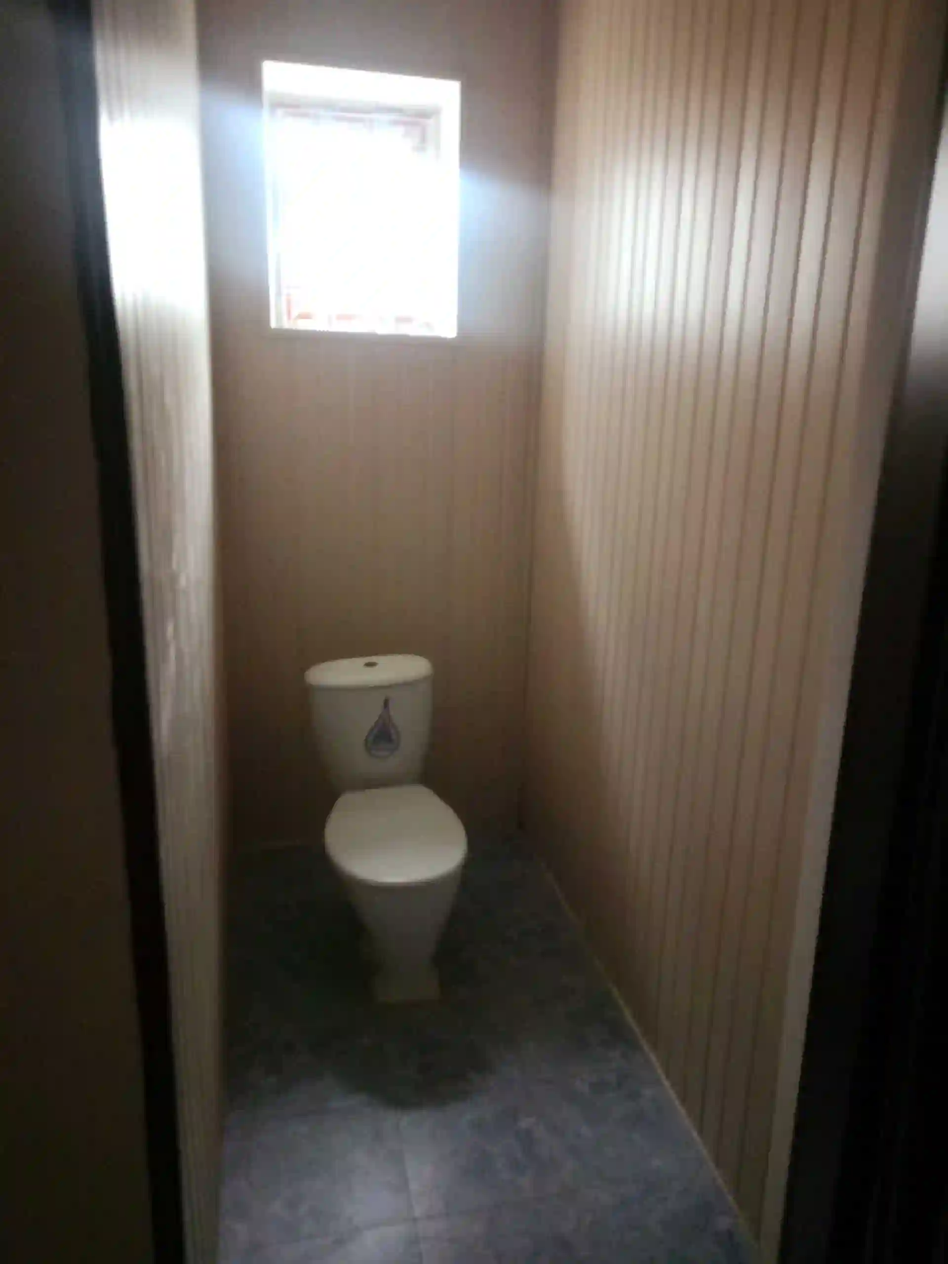 3 этажный, 4-комн. дом, 240 м², 6 соток, Варзоб 35 км гули майда