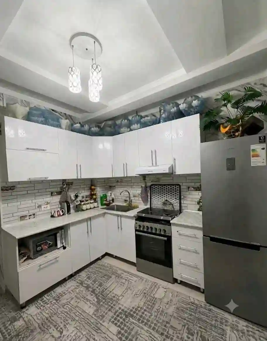 3-к квартира, 6 этаж, 67 м², Фирдавси