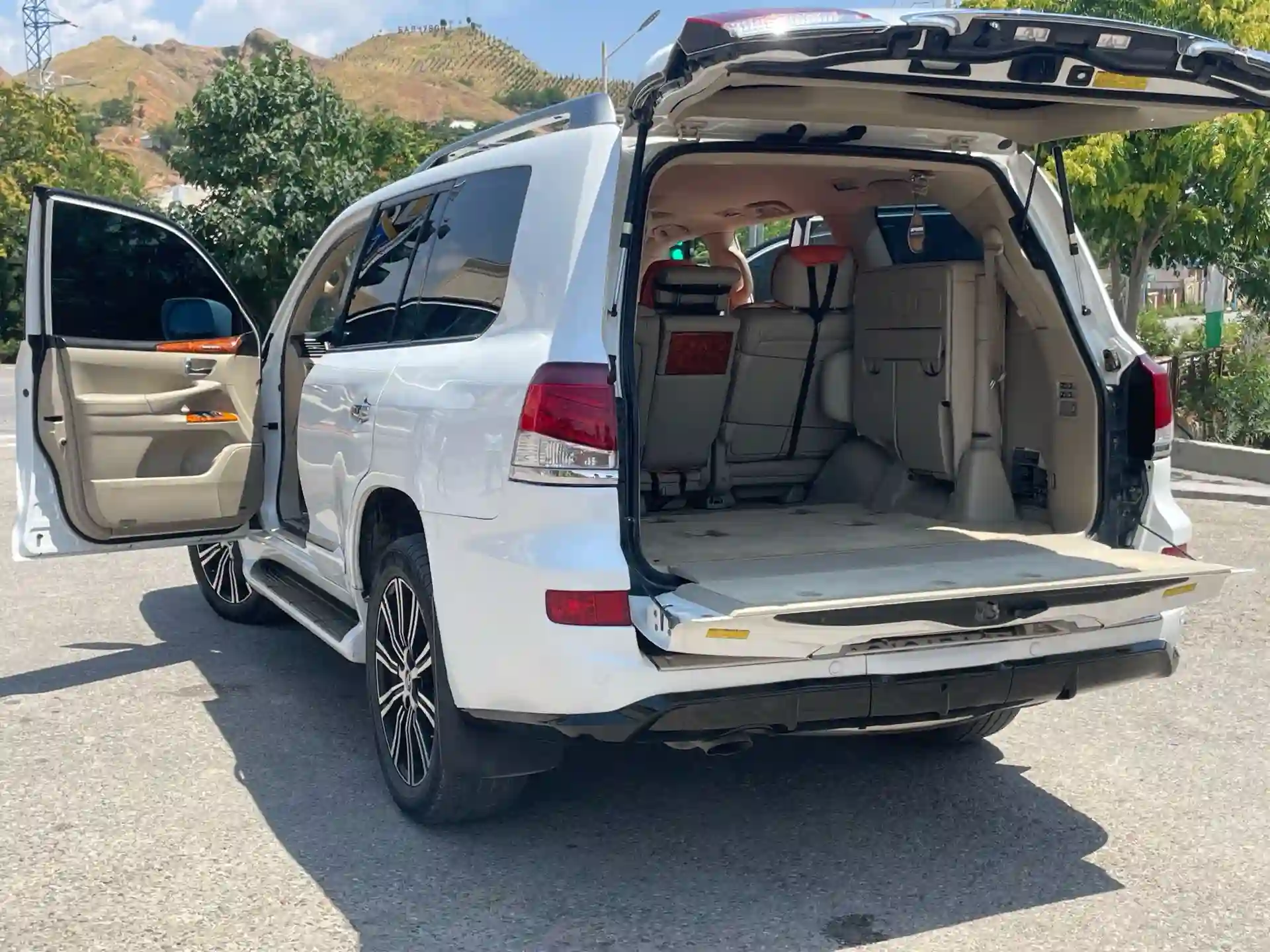 Lexus Lx series 2008 — миниатюра 11