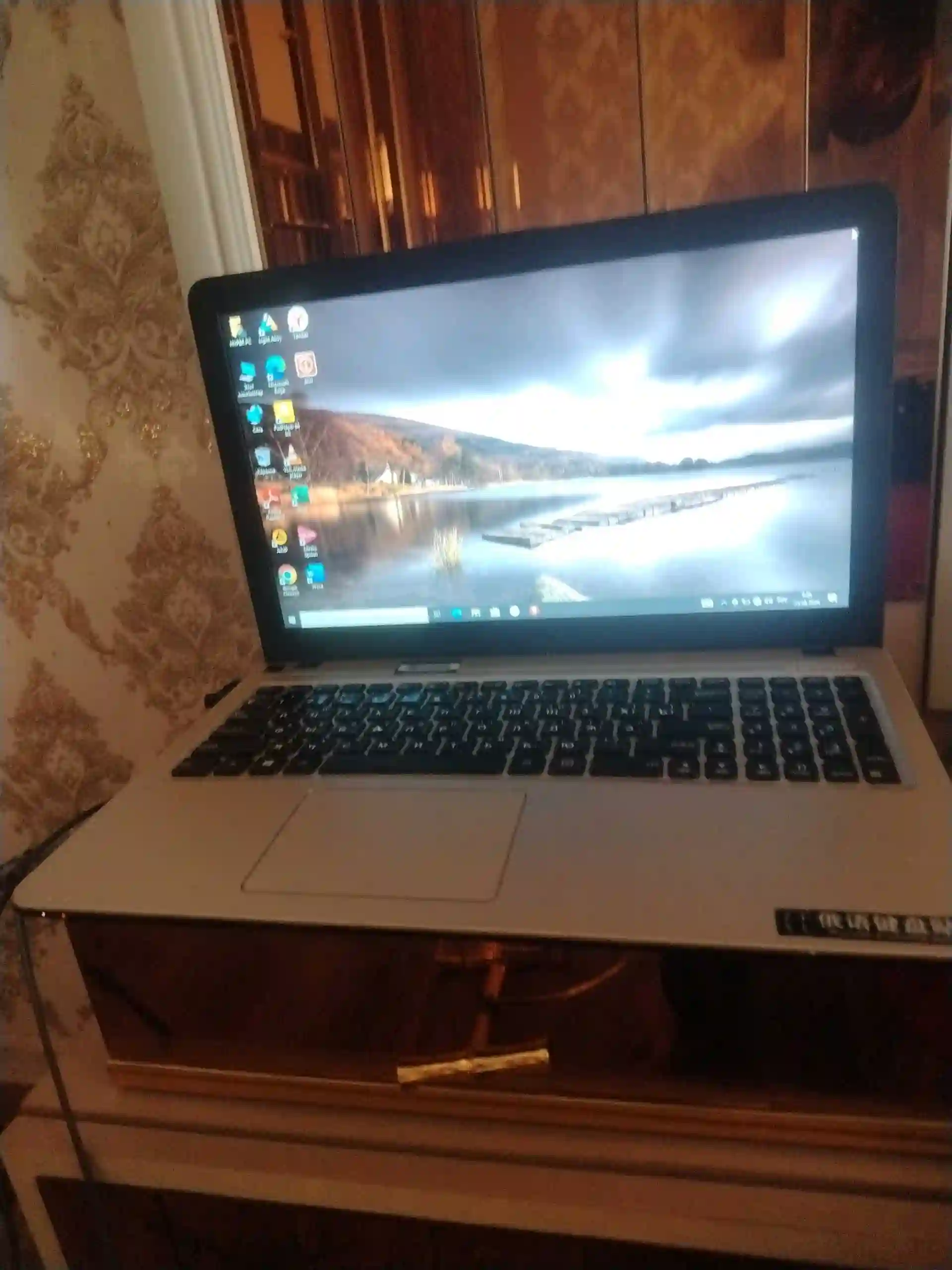 Ноутбук Asus