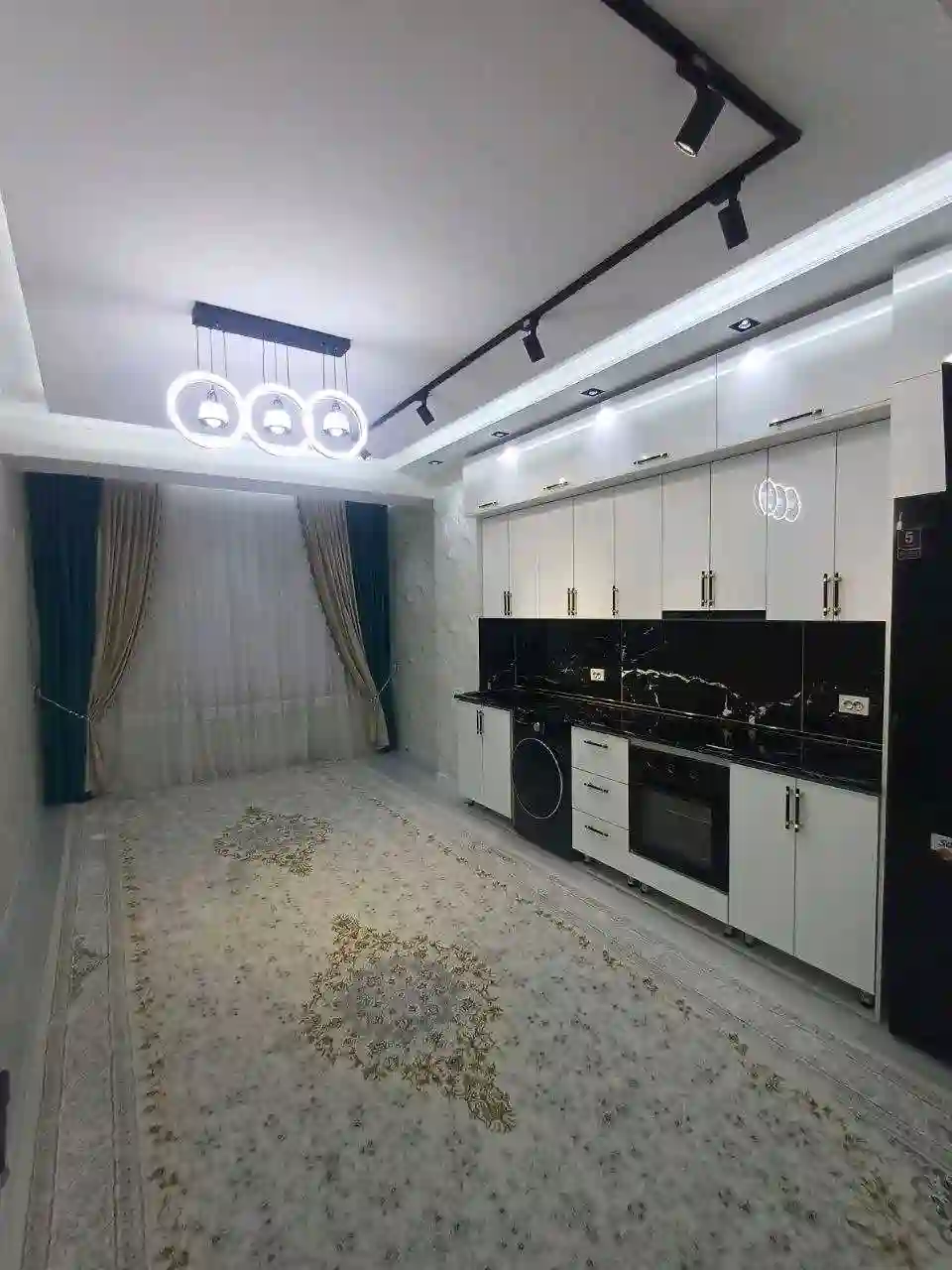 3-к квартира, 11 этаж, 89 м², Шохмансур
