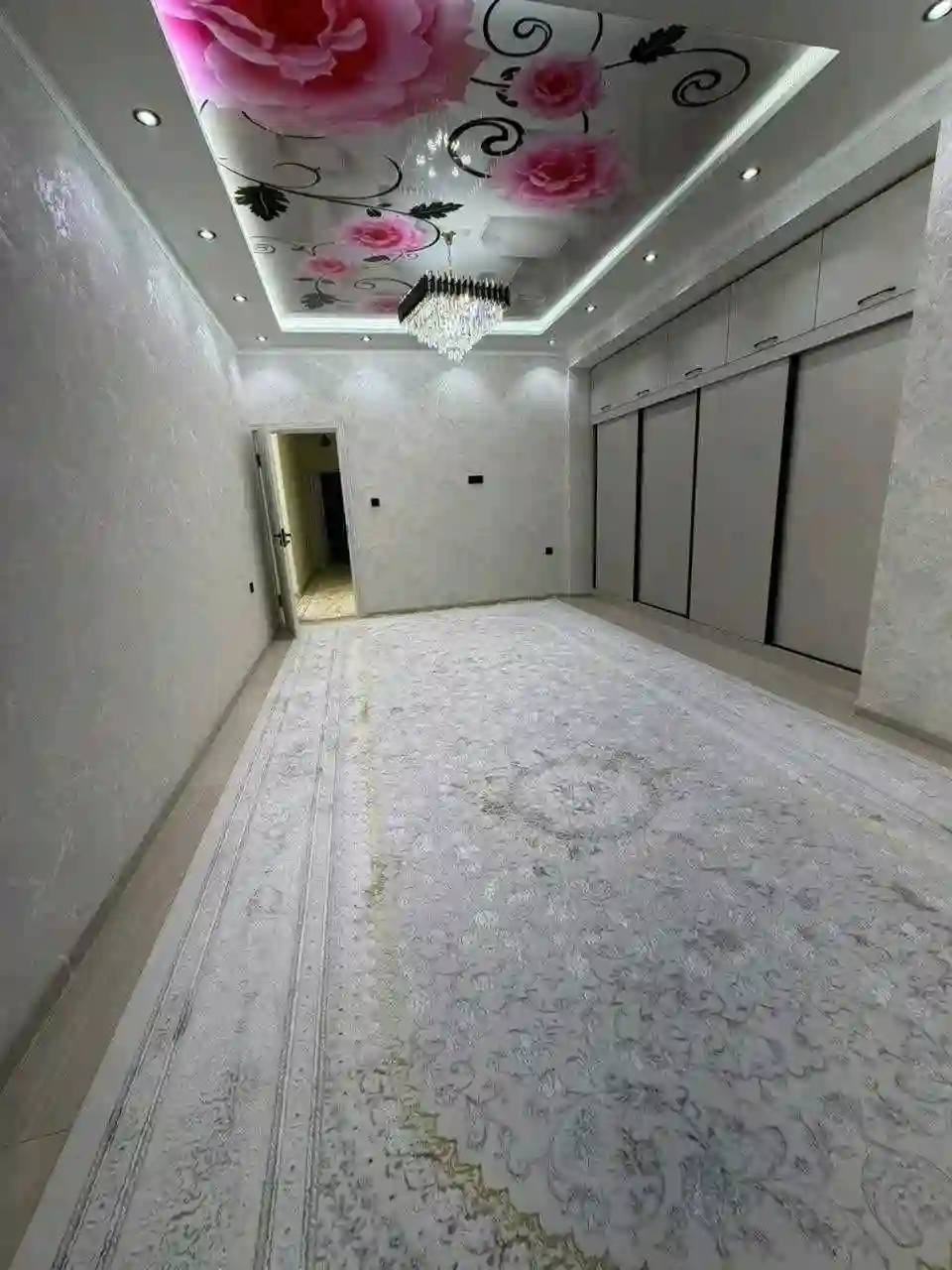 3-к квартира, 5 этаж, 73 м², Фирдавси