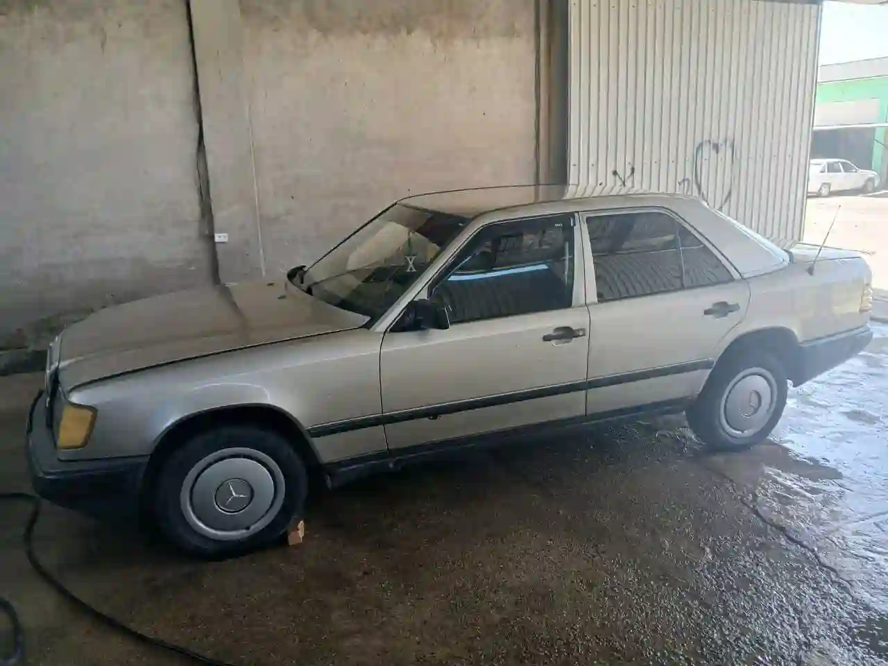Mercedes-benz E class 1990