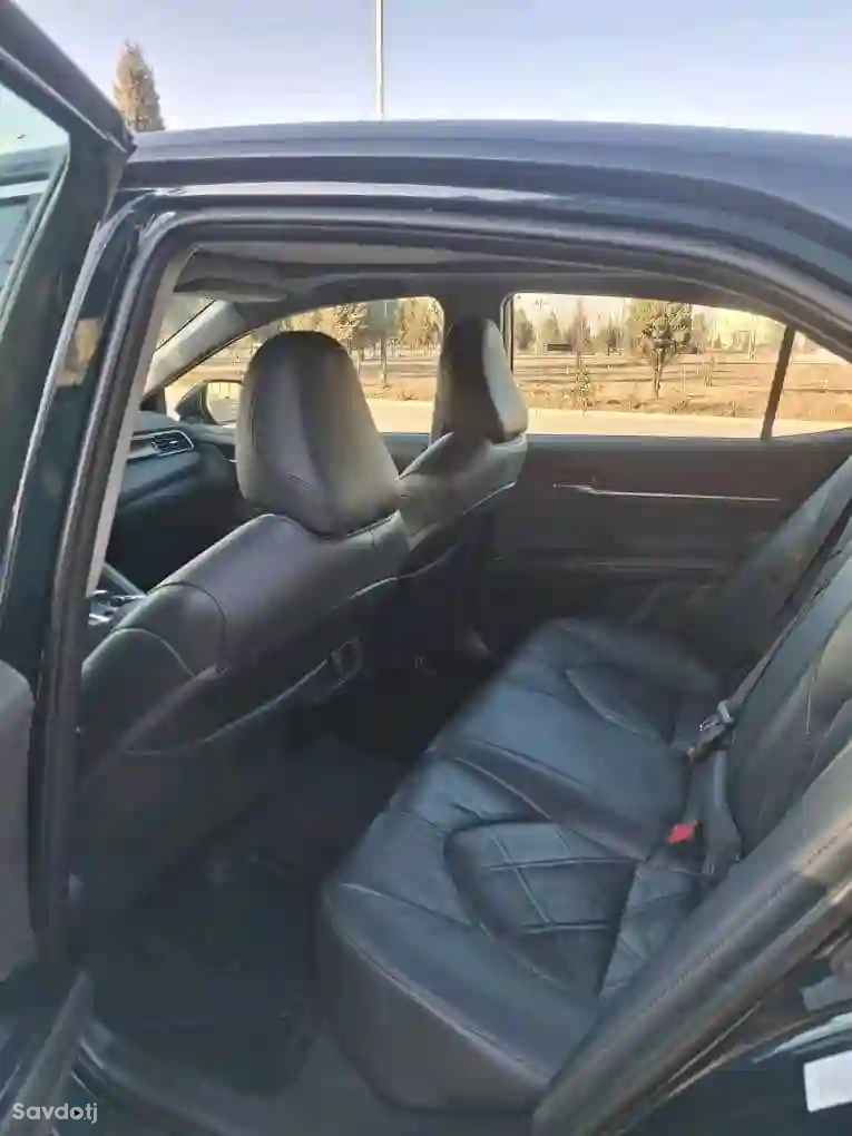 Toyota Camry 2019