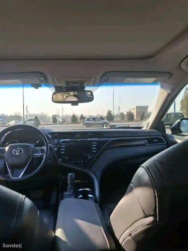 Toyota Camry 2019