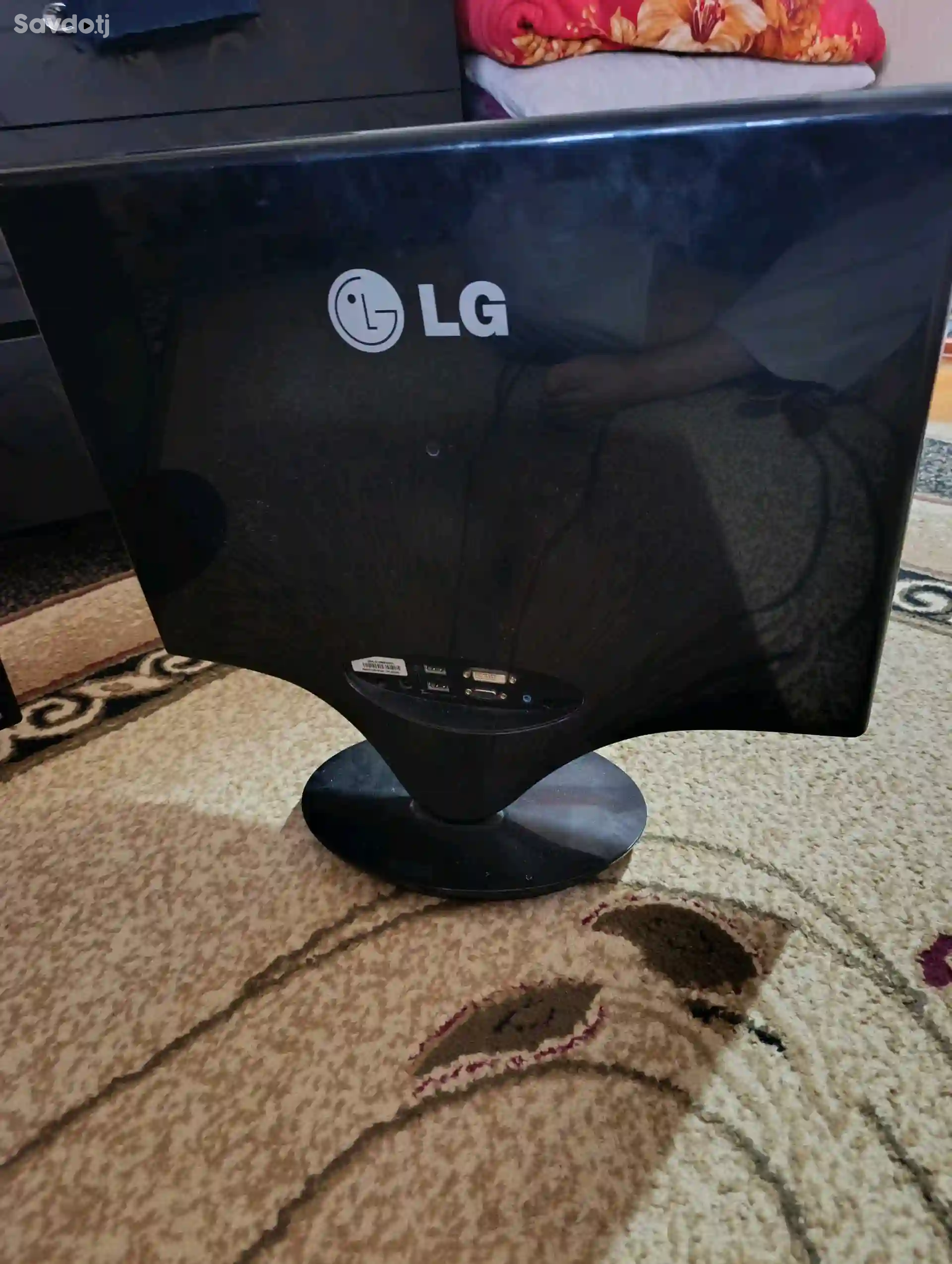 Монитор LG 22 дюйма 