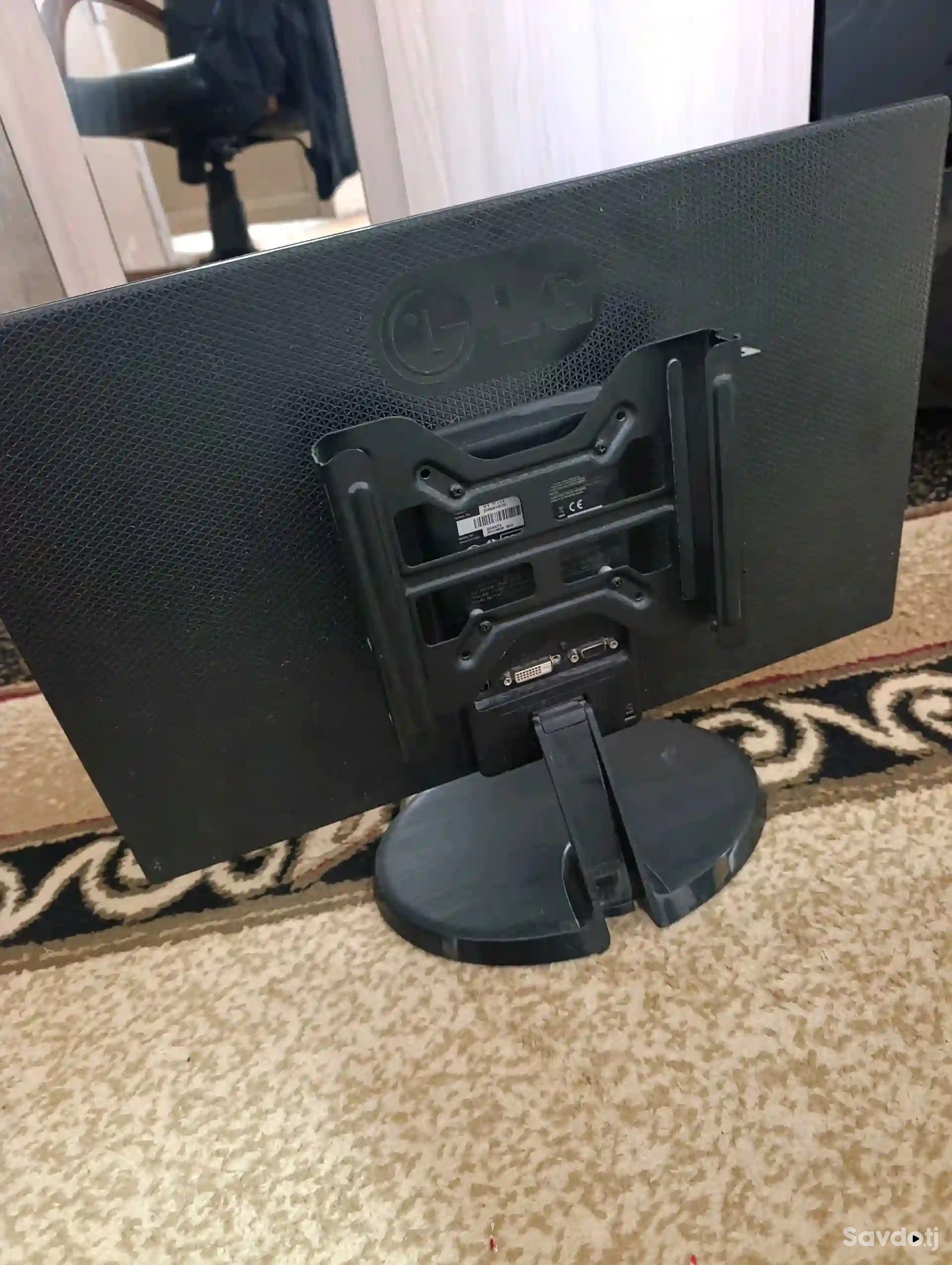 Монитор LG 22 дюйма 