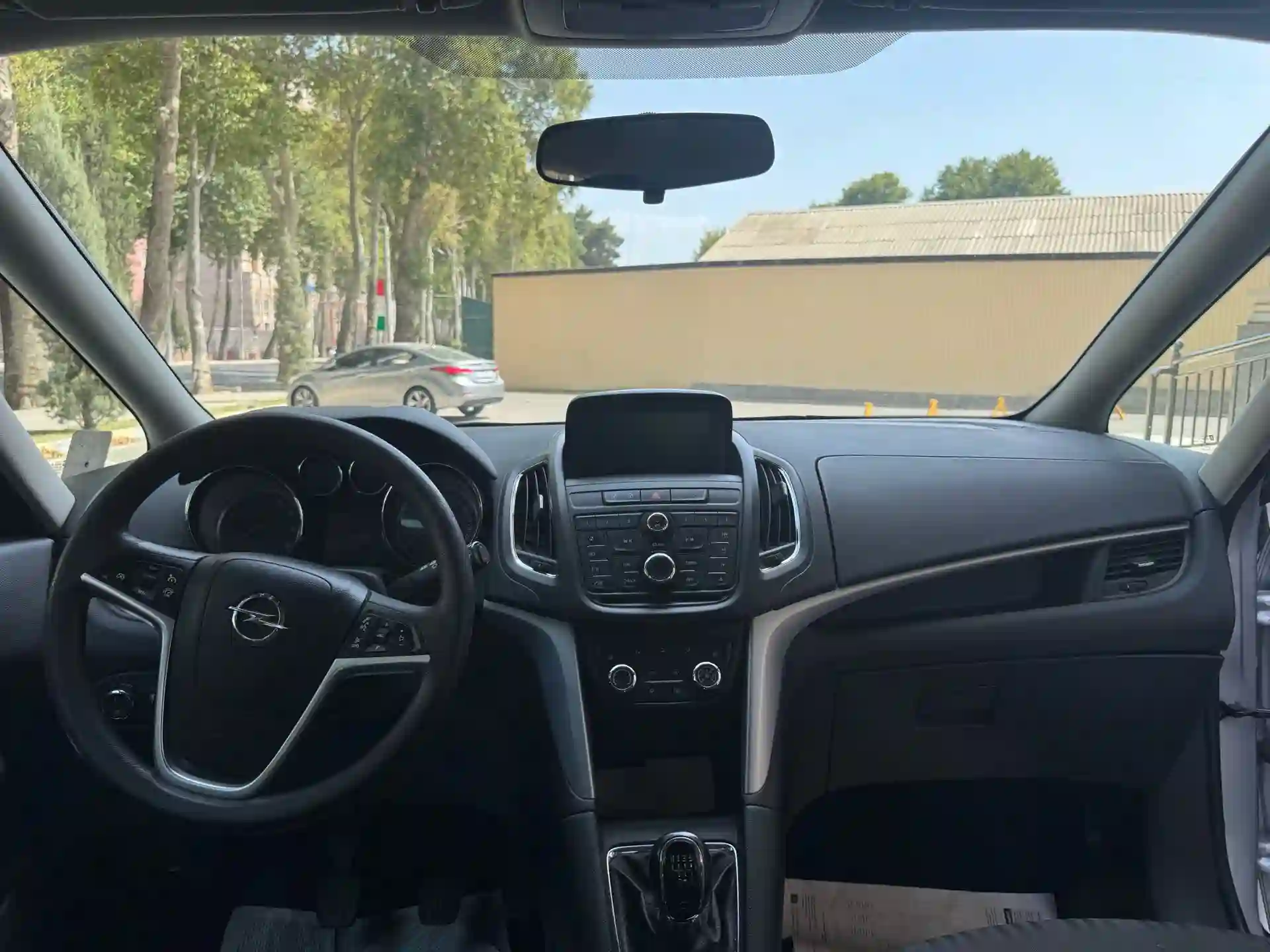 Opel Zafira 2016 — миниатюра 9