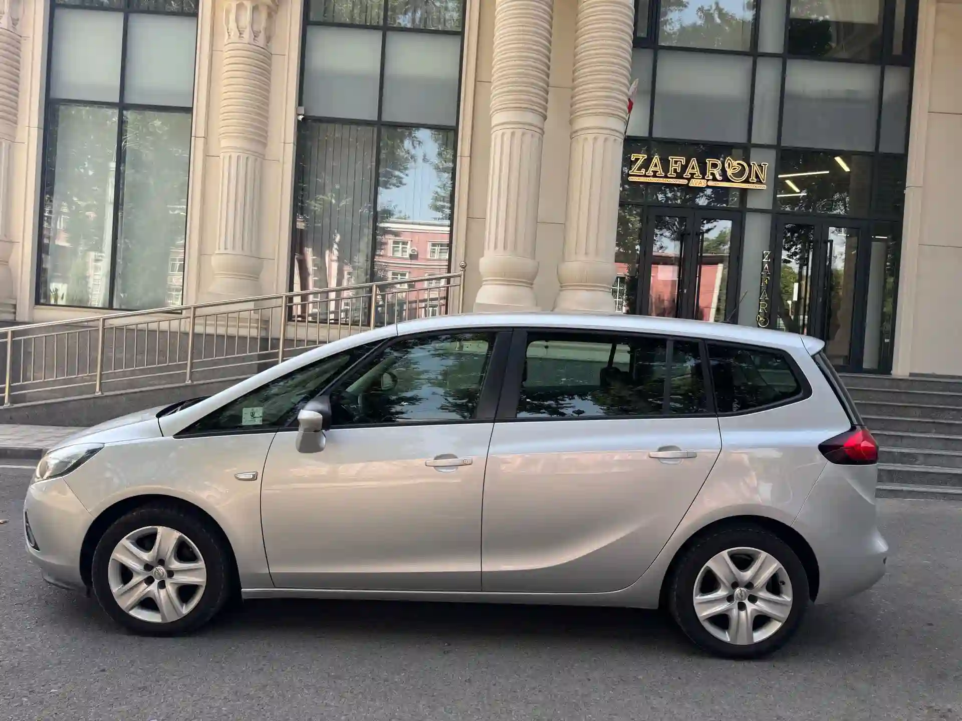 Opel Zafira 2016 — миниатюра 3