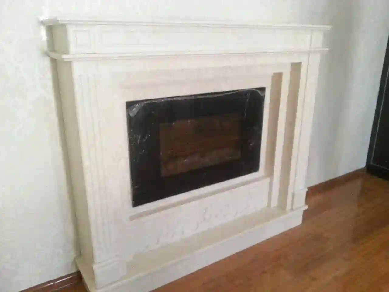 Камины из акрилового камня 