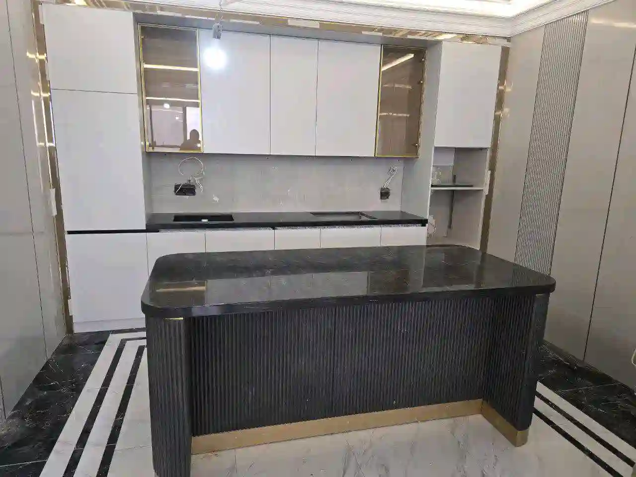 Островок, барная стойка из камня 