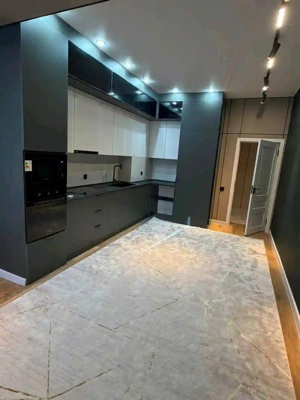 3-к квартира, 18 этаж, 117 м², И Сомони