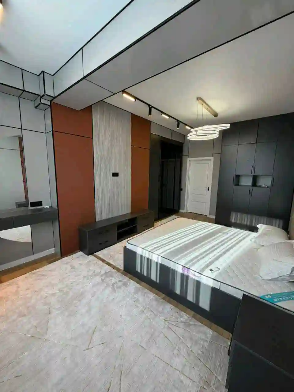 3-к квартира, 18 этаж, 117 м², И Сомони