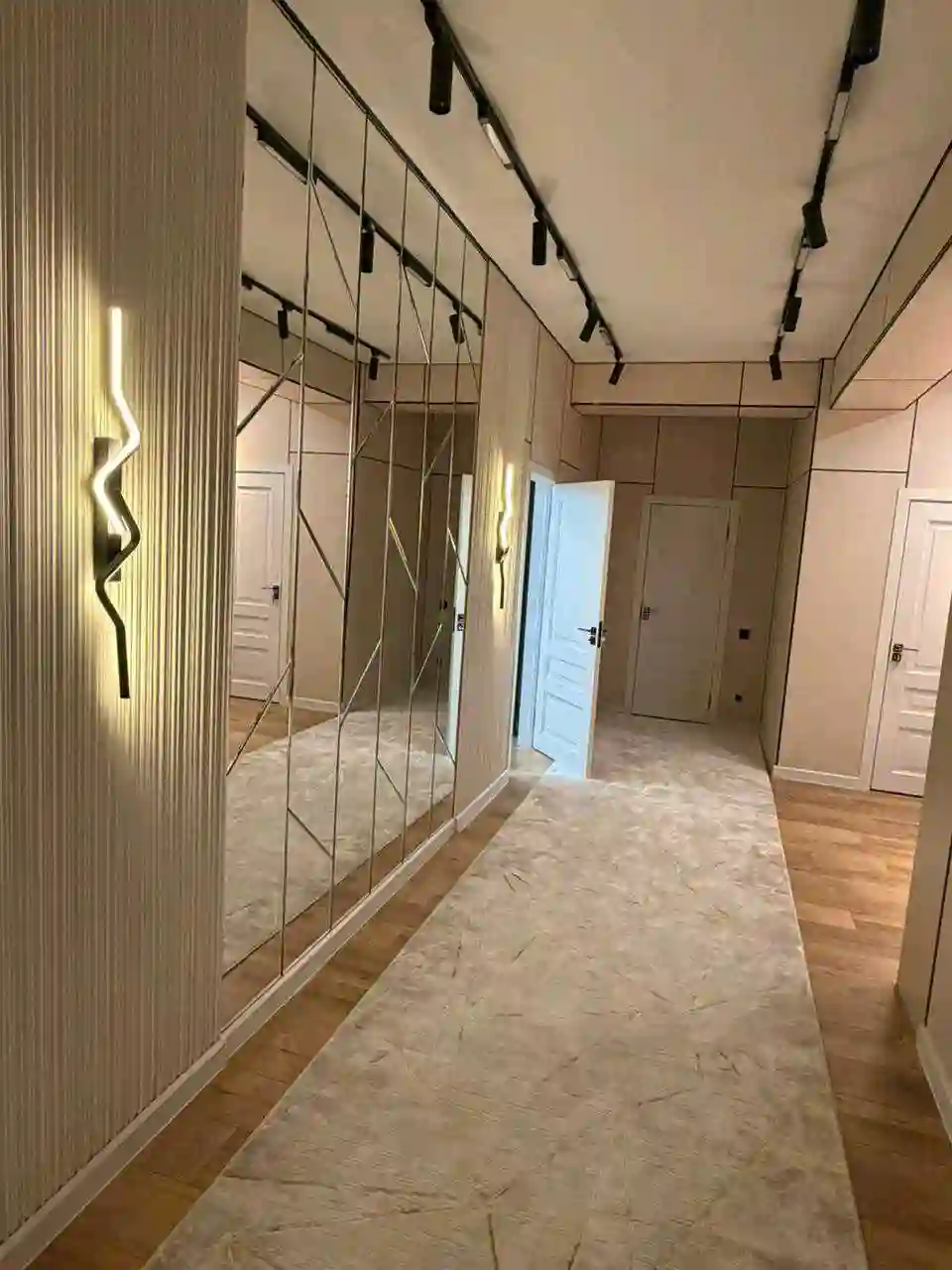 3-к квартира, 18 этаж, 117 м², И Сомони