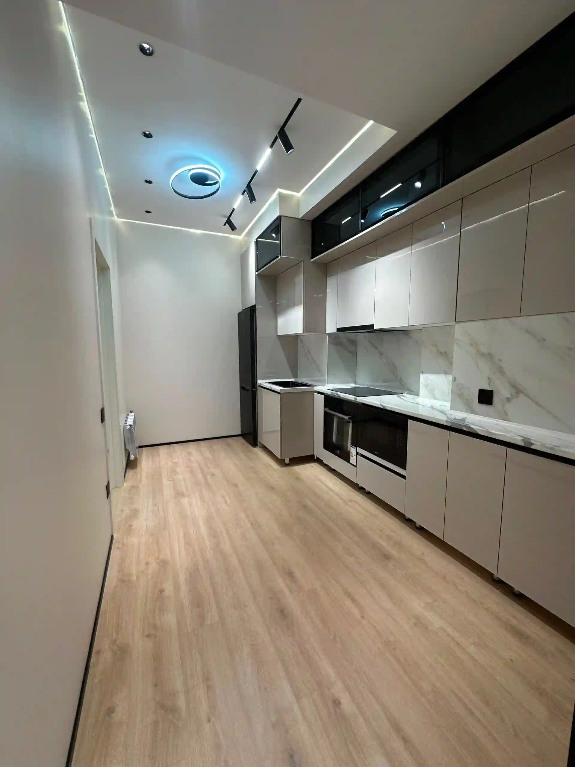 2-к квартира, 13 этаж, 62 м², зелёни базар