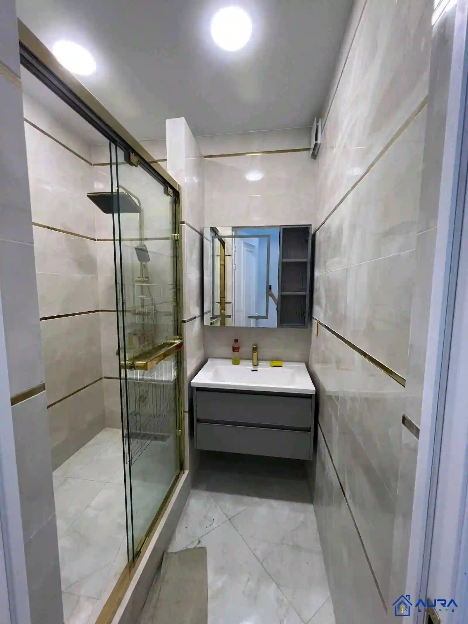 3-к квартира, 3 этаж, 100 м², Фирдавси