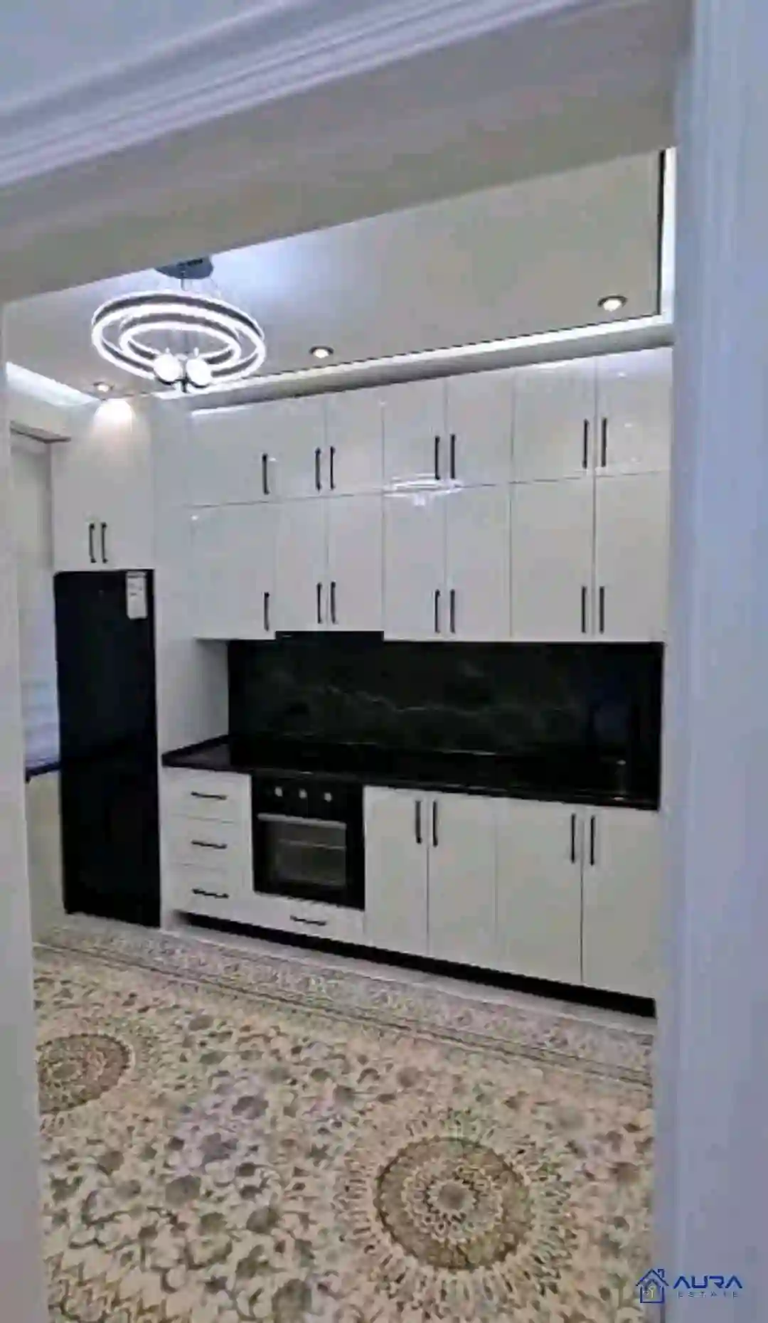 3-к квартира, 1 этаж, 80 м², Сино