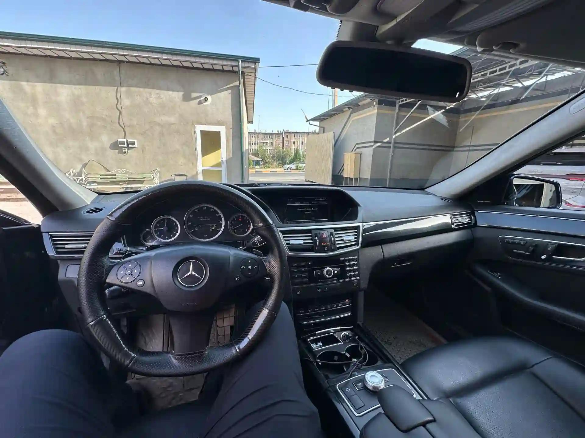 Mercedes-benz E class 2011