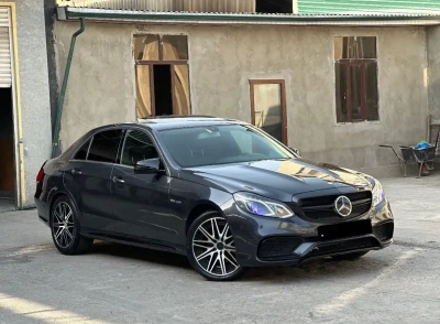 Mercedes-benz E class 2011
