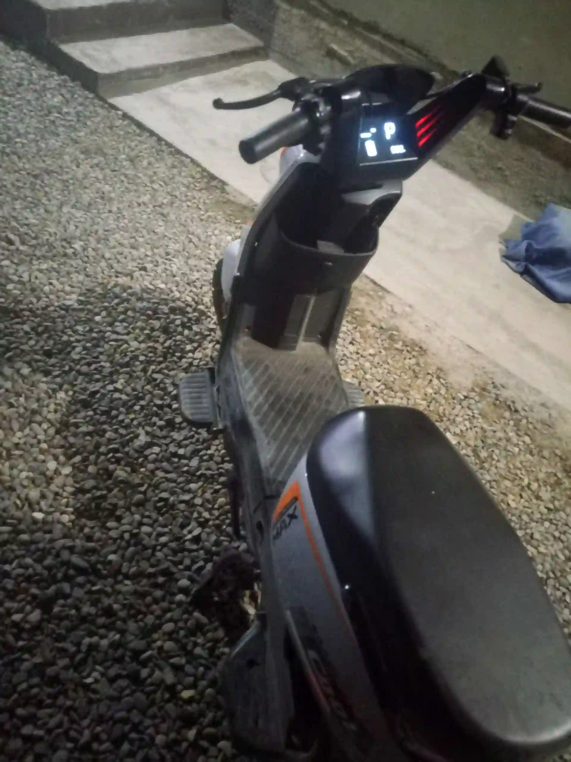 электро скутер 🛵.дар холати хуб.