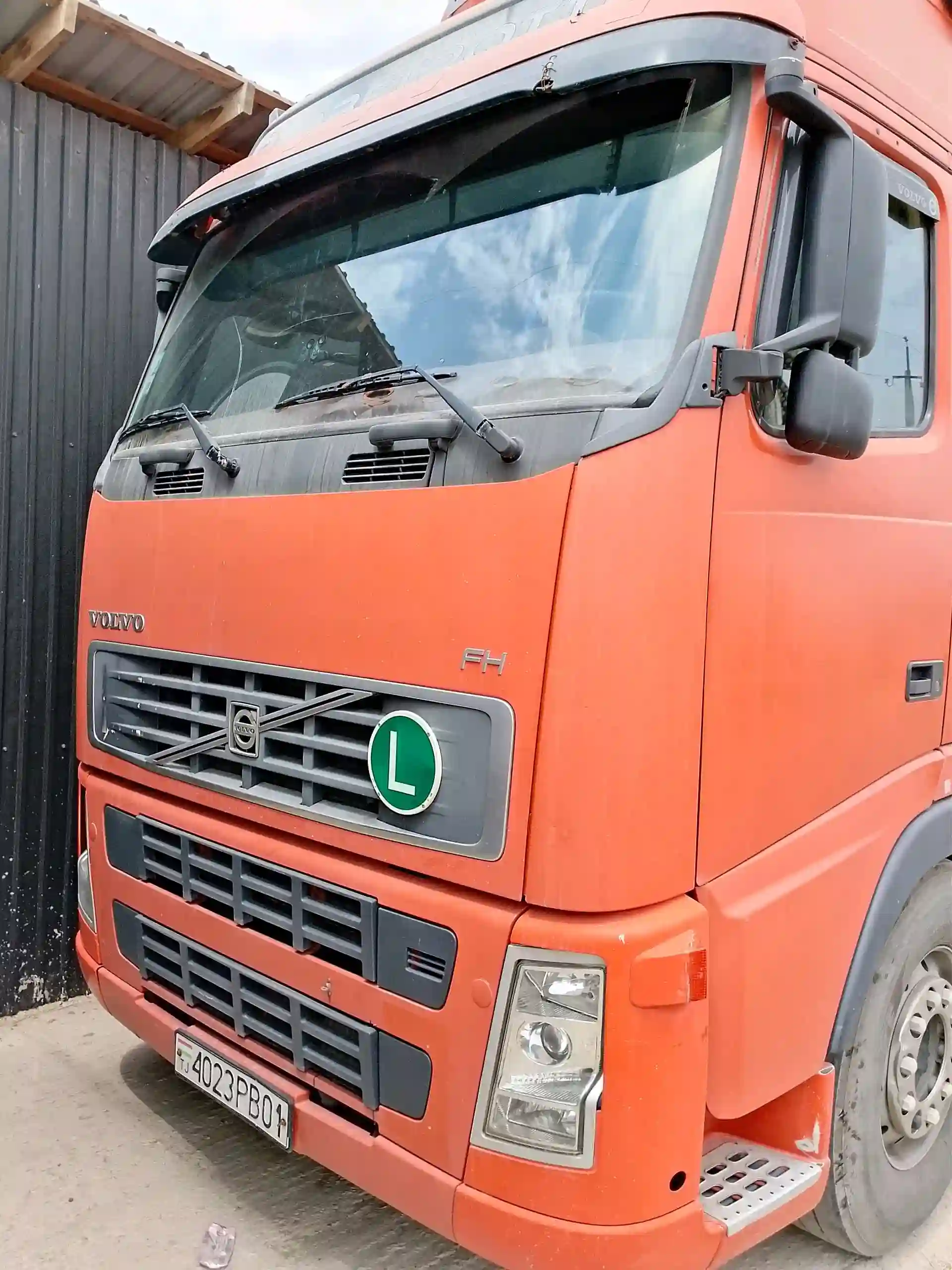 Тягач Volvo