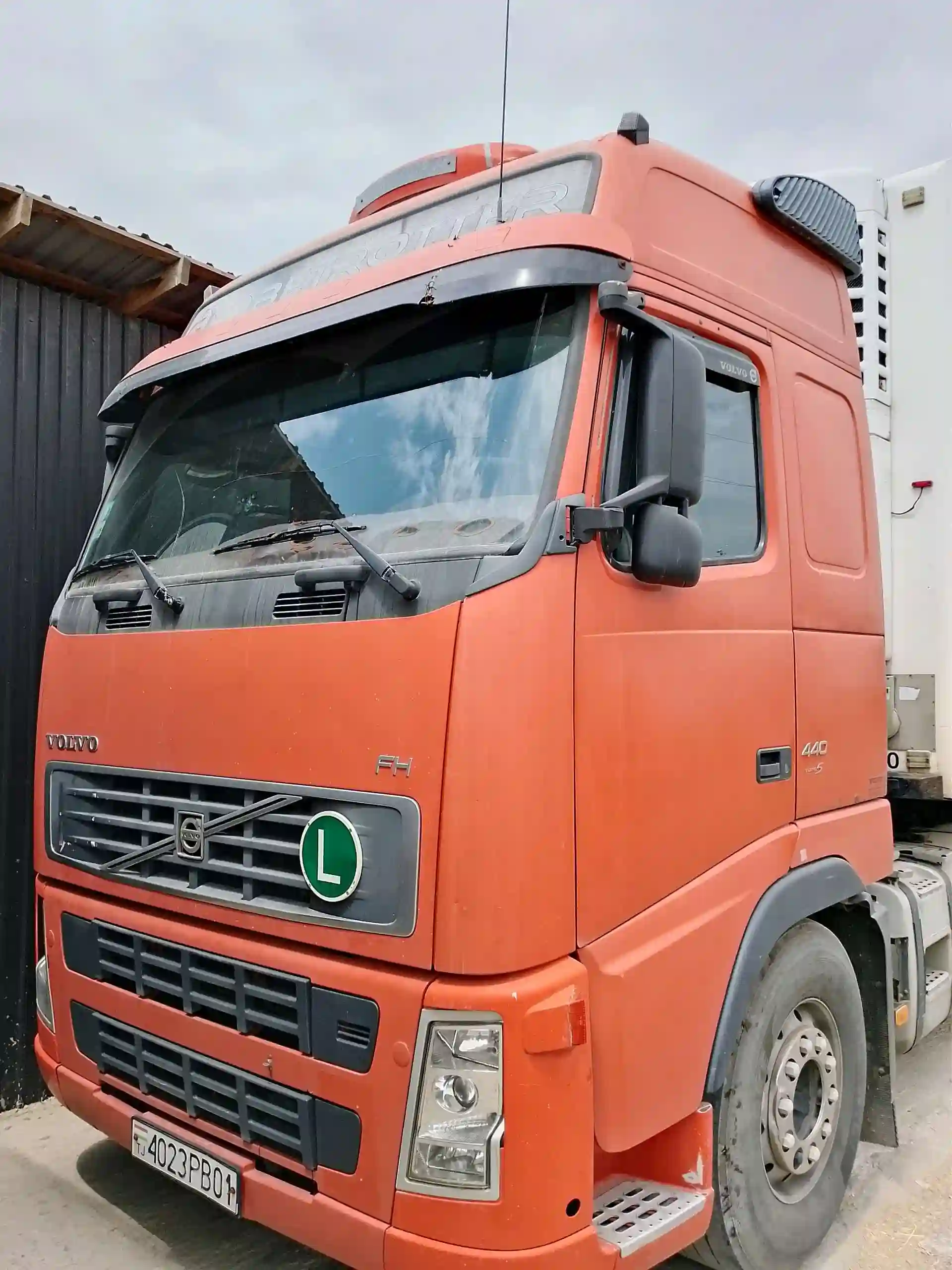 Тягач Volvo