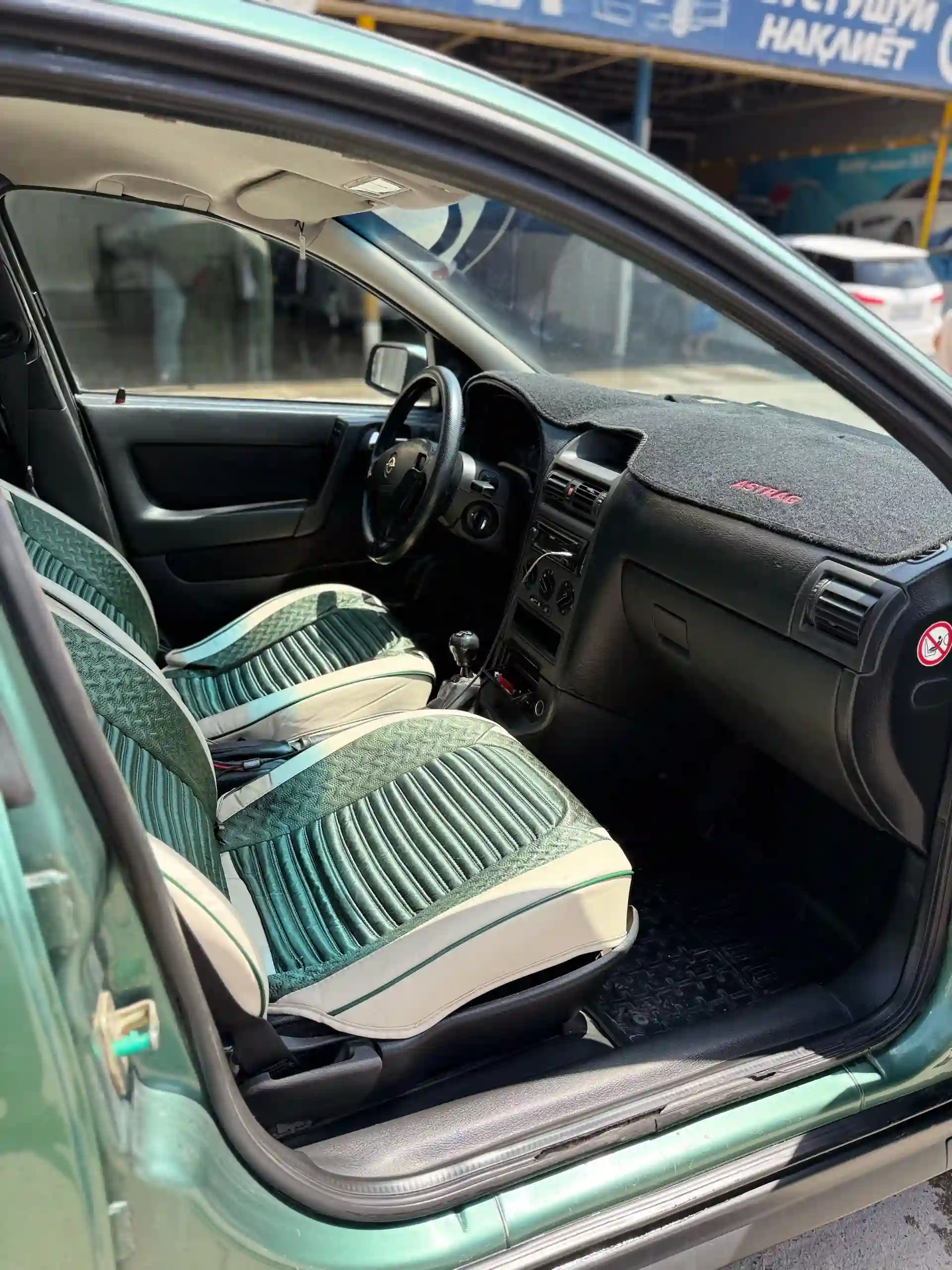 Opel Astra j 1999