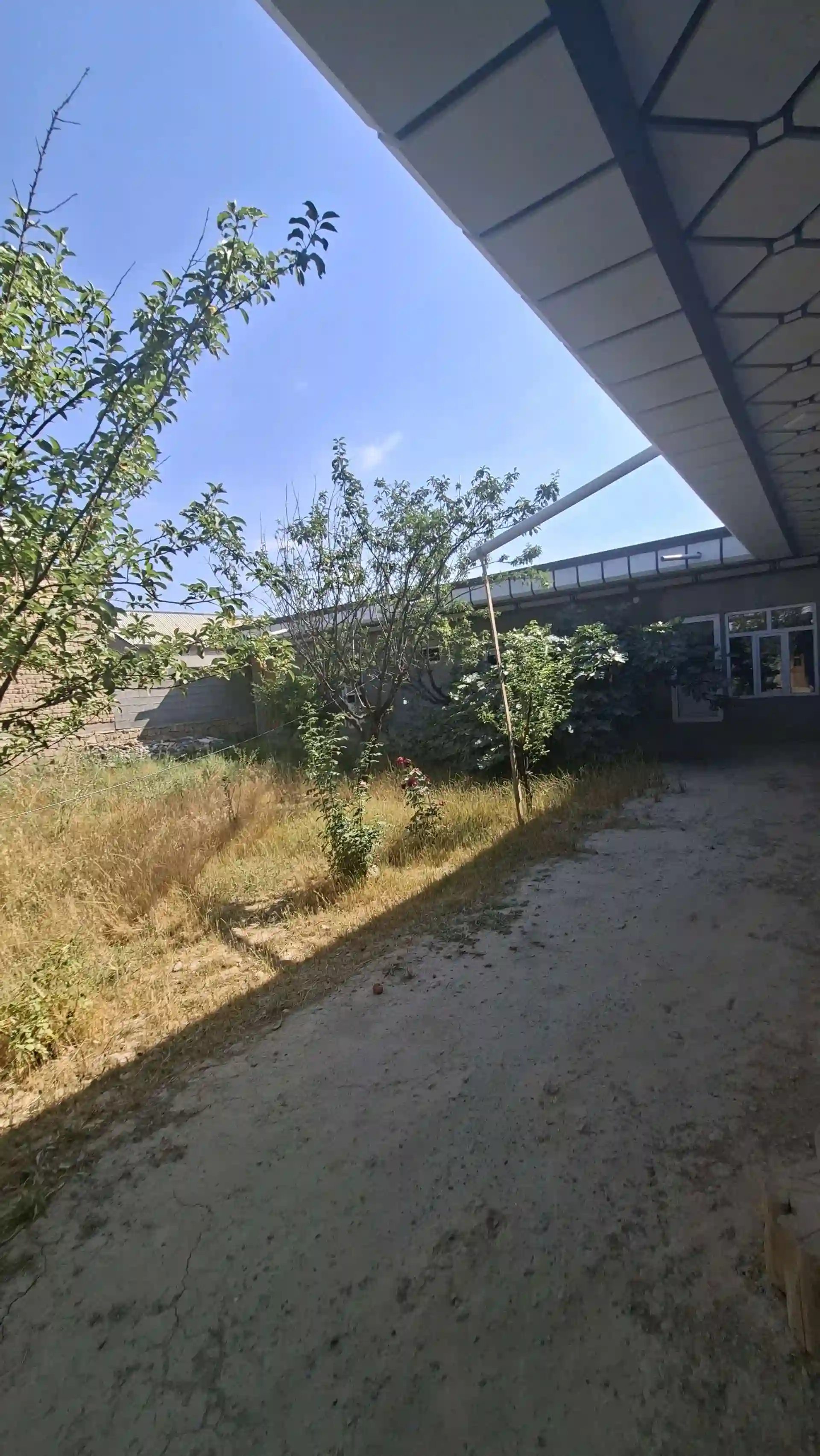 1 этажный, 10-комн. дом, 250 м², 6 соток, Ругунд