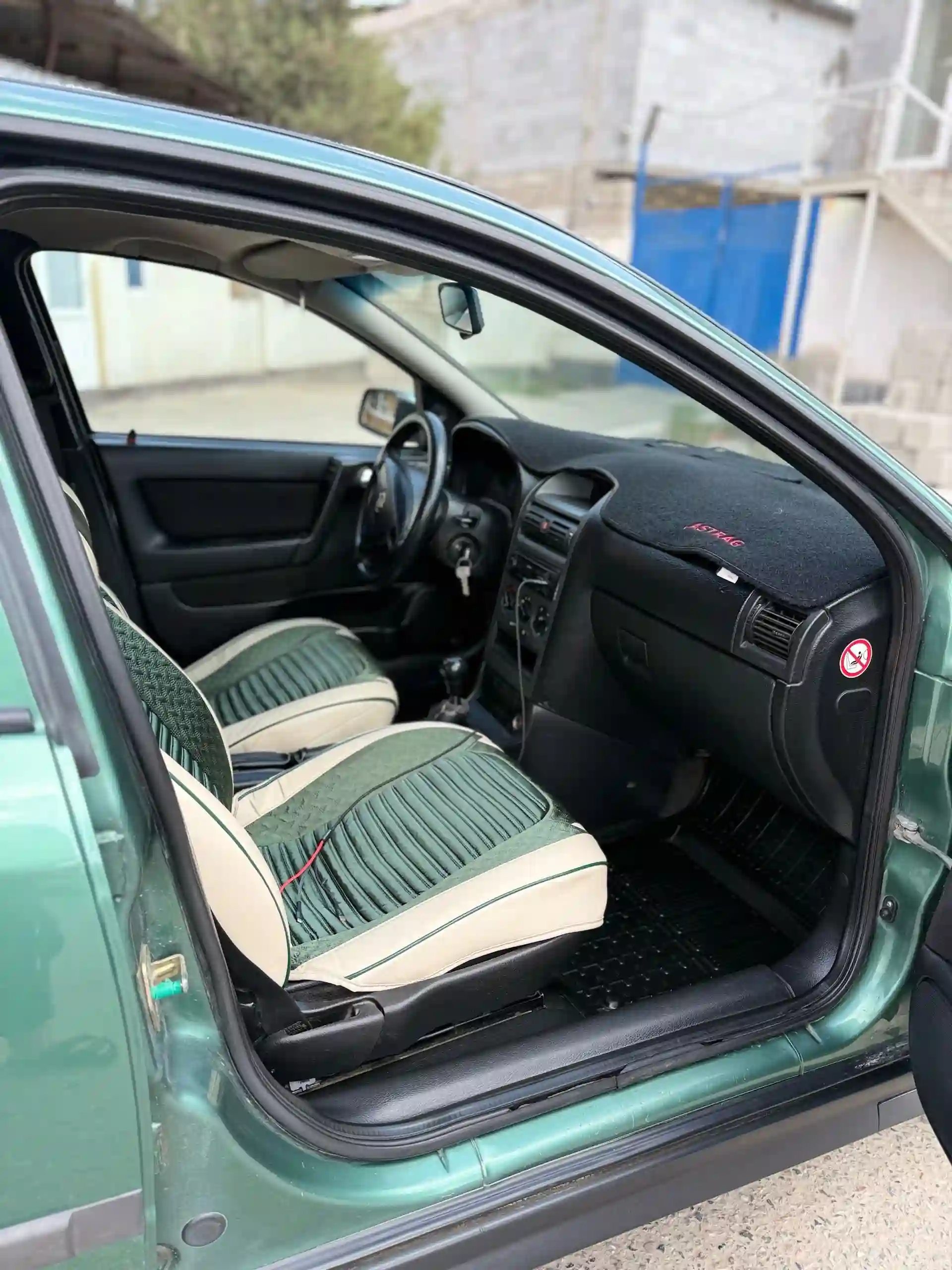 Opel Astra j 1999
