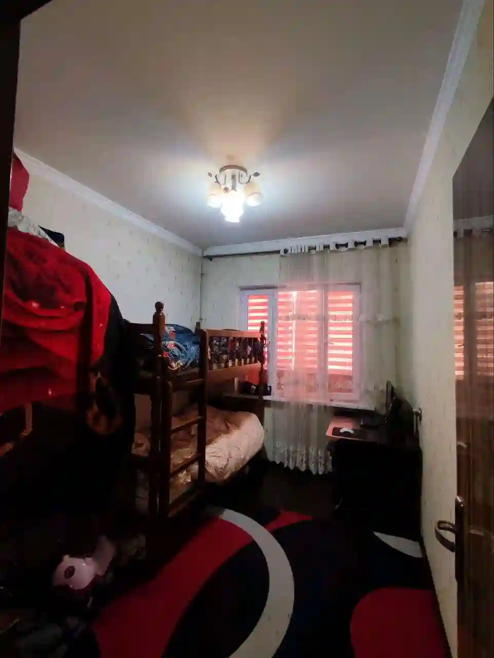 3-к квартира, 5 этаж, 90 м², 61мкр Фирдавси Пеши мантухона
