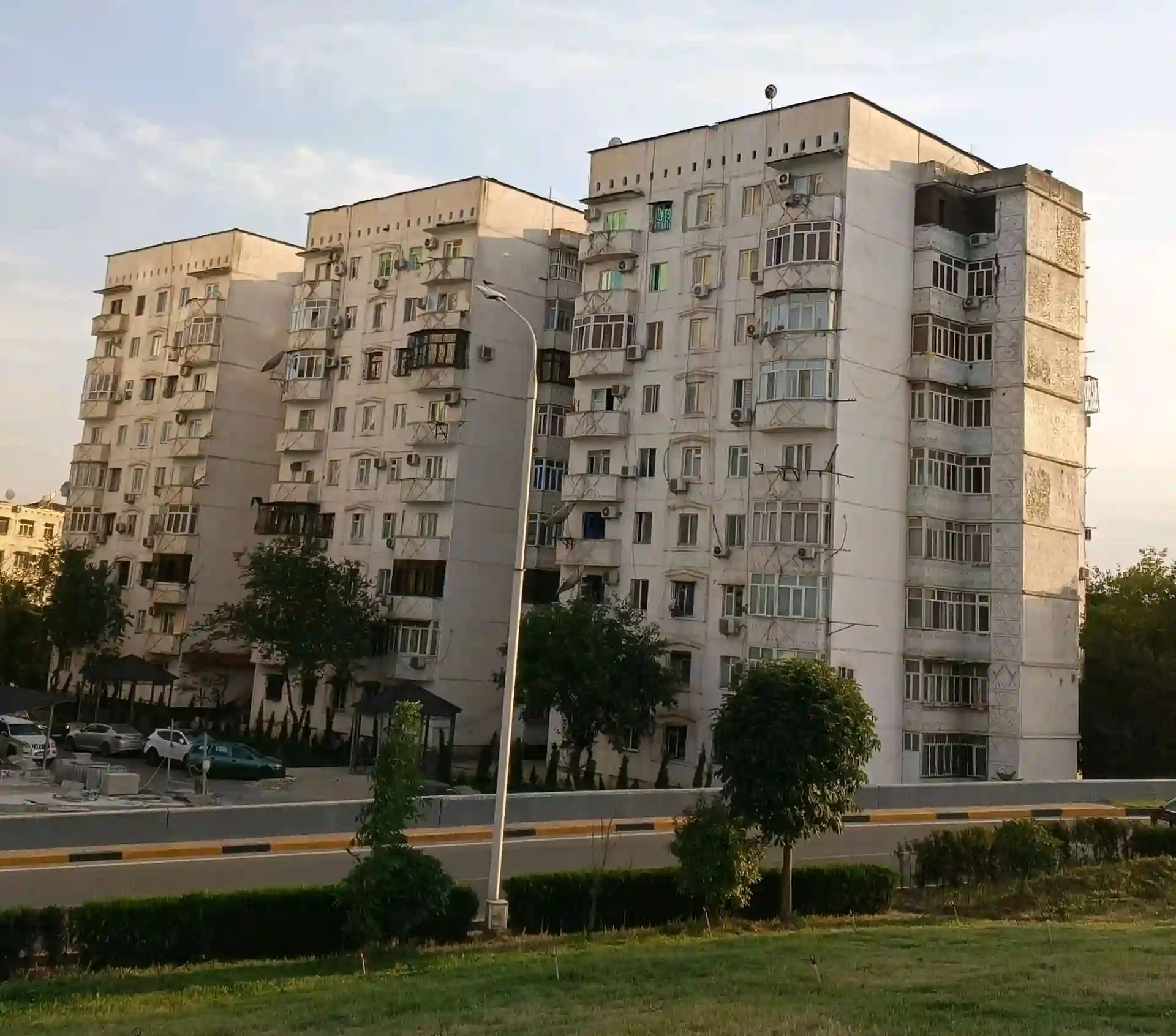 3-к квартира, 5 этаж, 90 м², 61мкр Фирдавси Пеши мантухона