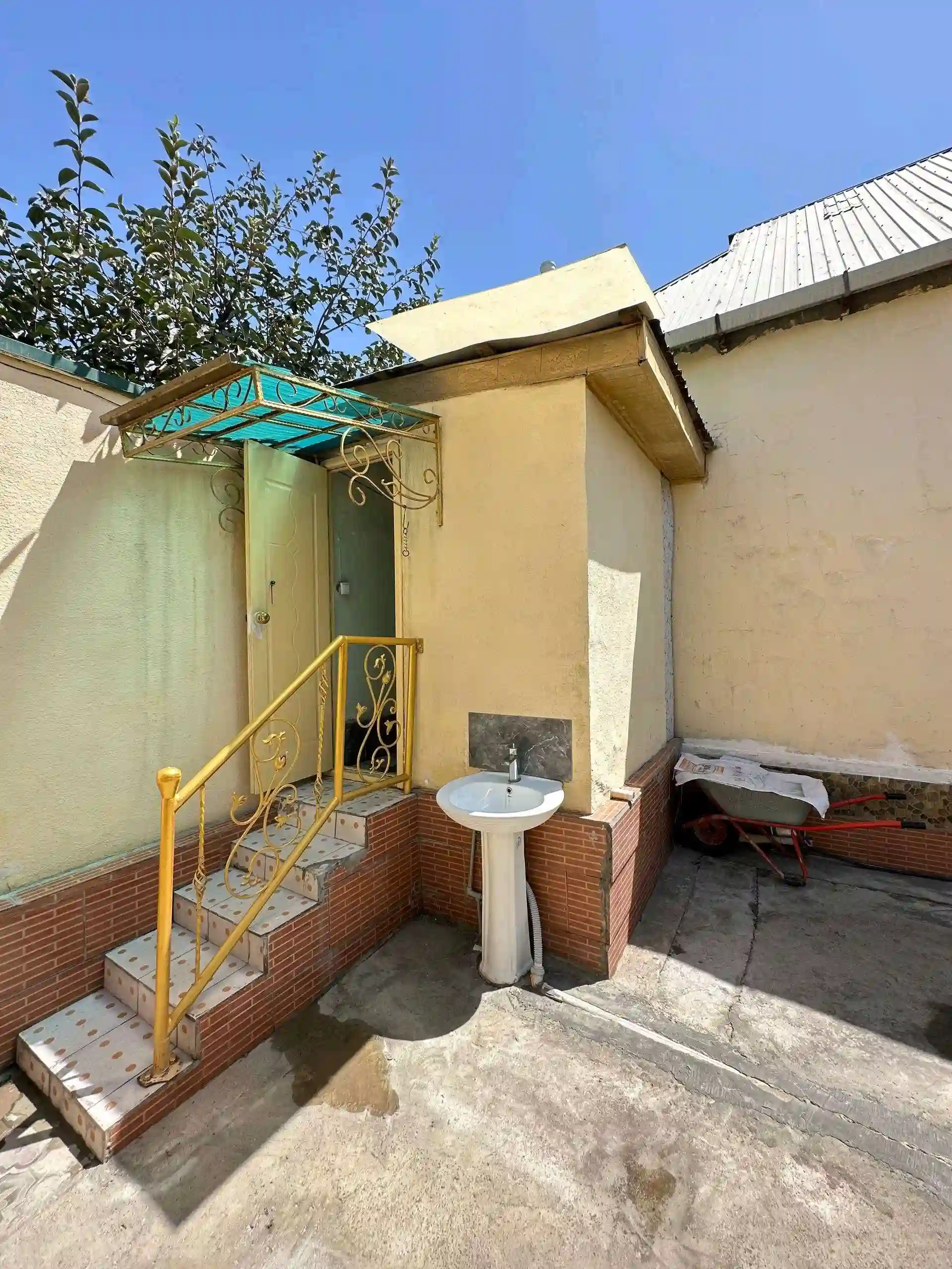 1 этажный, 3-комн. дом, 70 м², 3 соток, Фирдавси