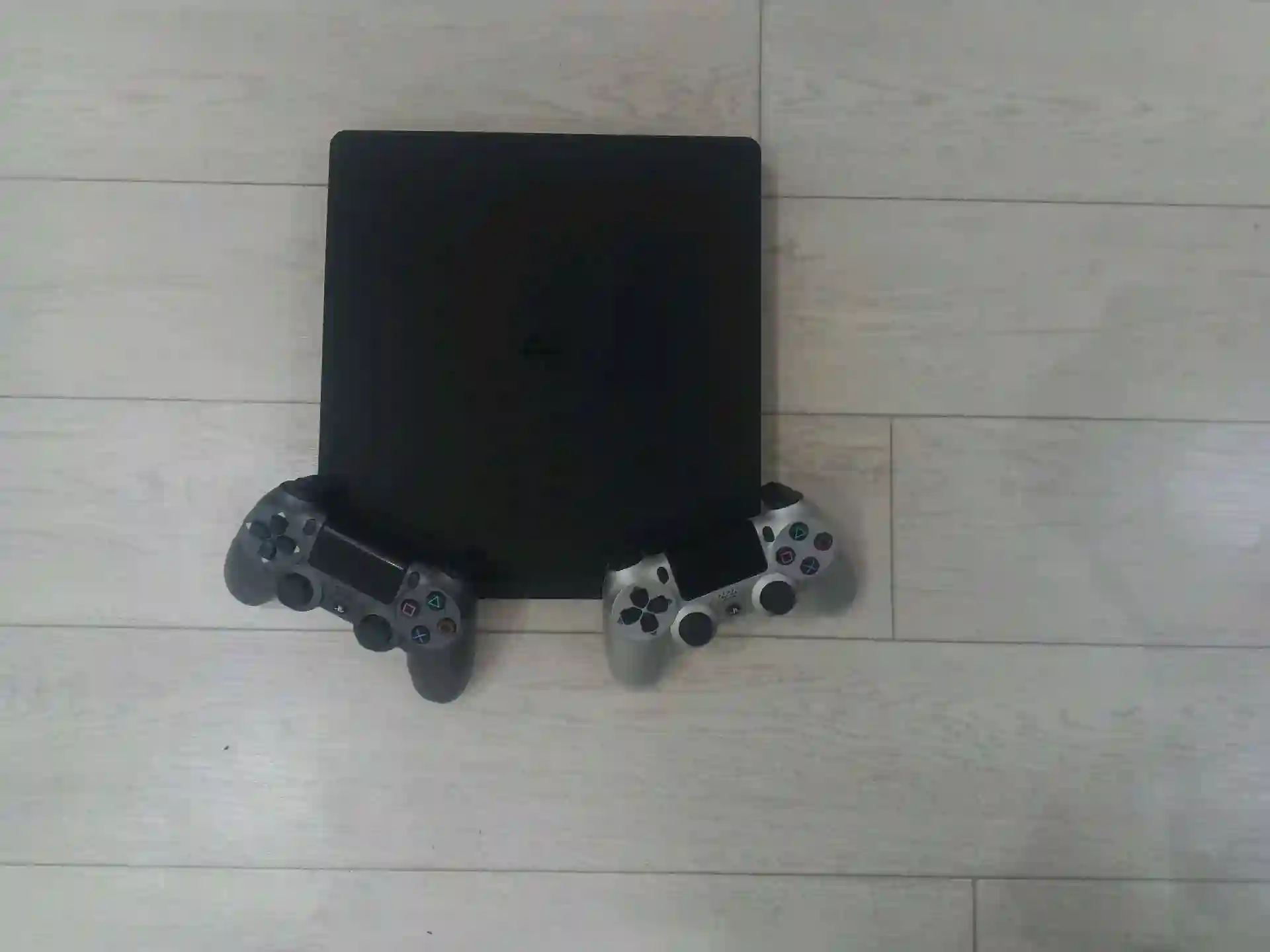 Sony PlayStation 4 slim