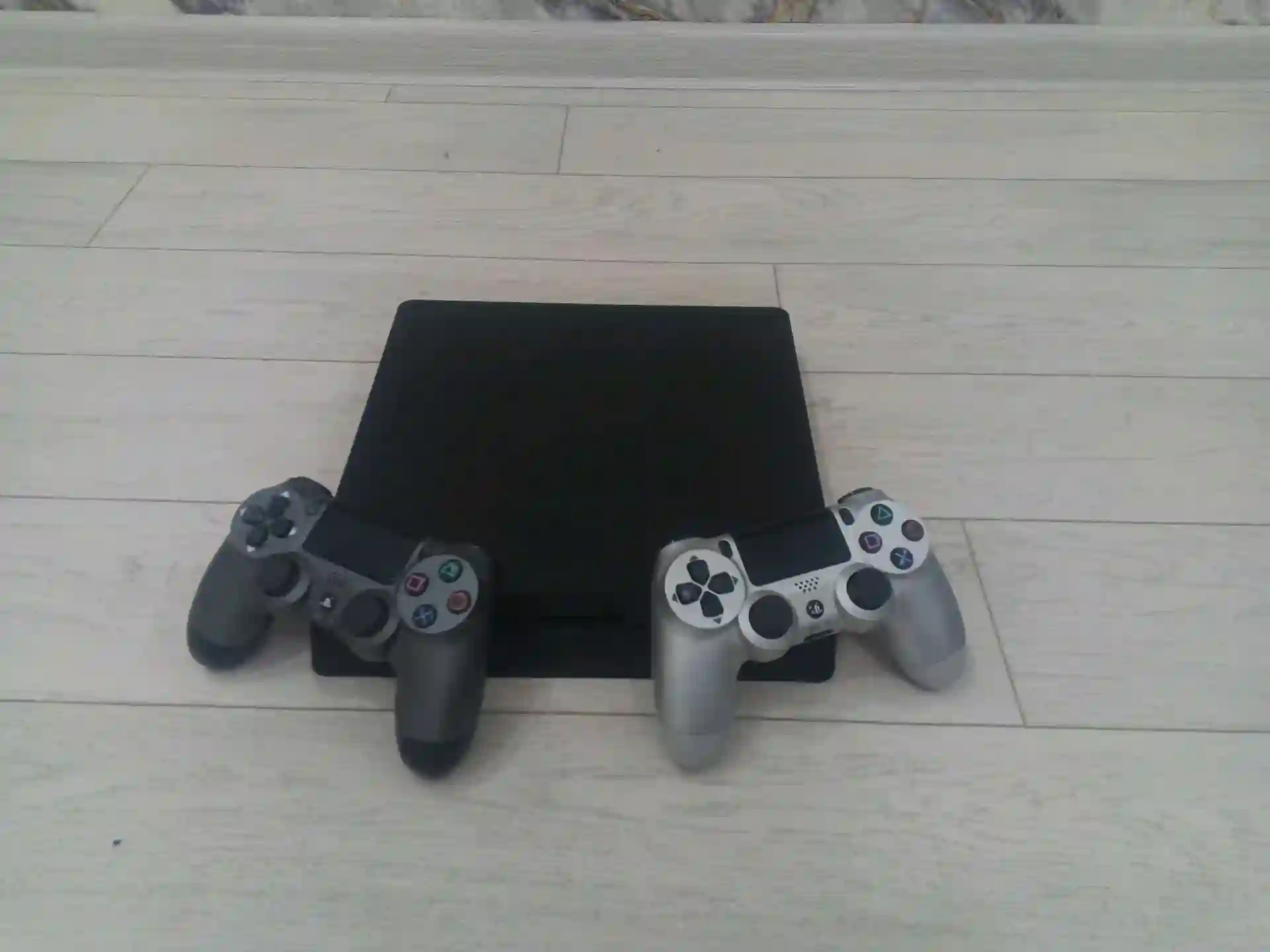 Sony PlayStation 4 slim