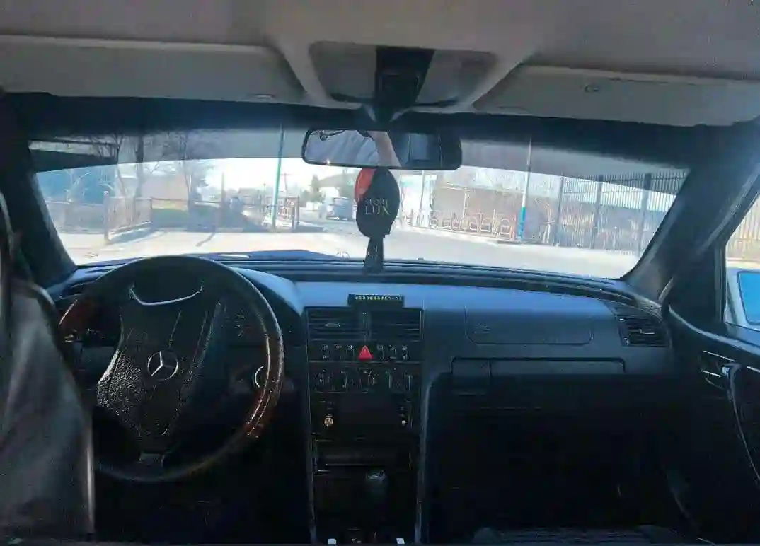 Mercedes-benz C class 2000